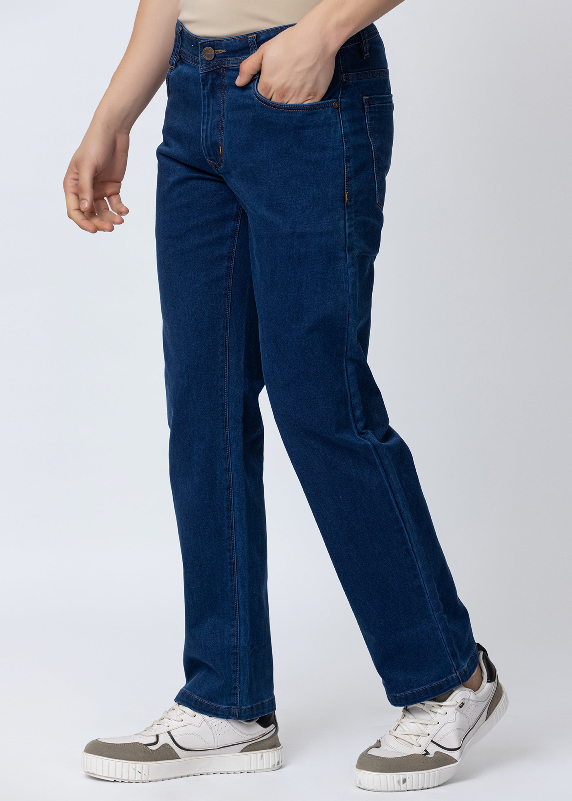 Men Straight Fit Mid Rise Denim Jeans