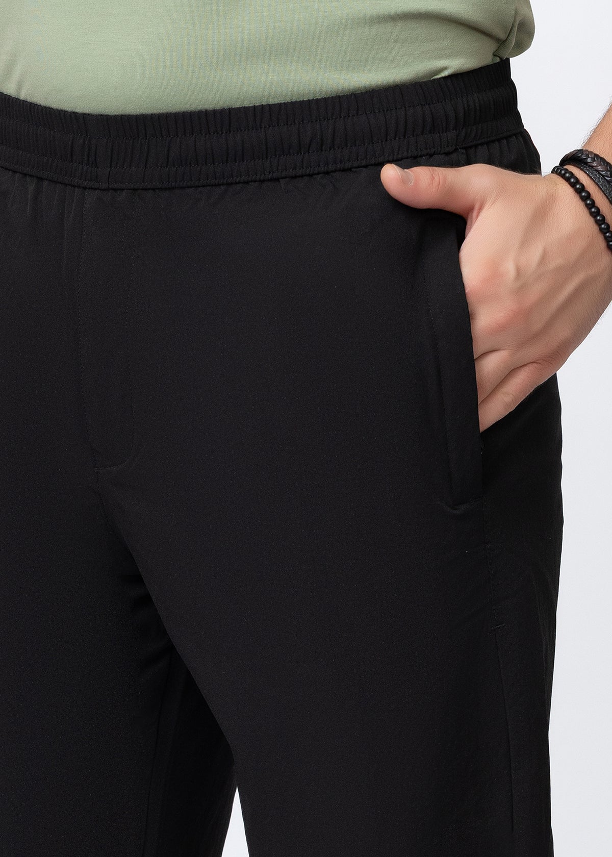 BLACK TRAVEL PANT