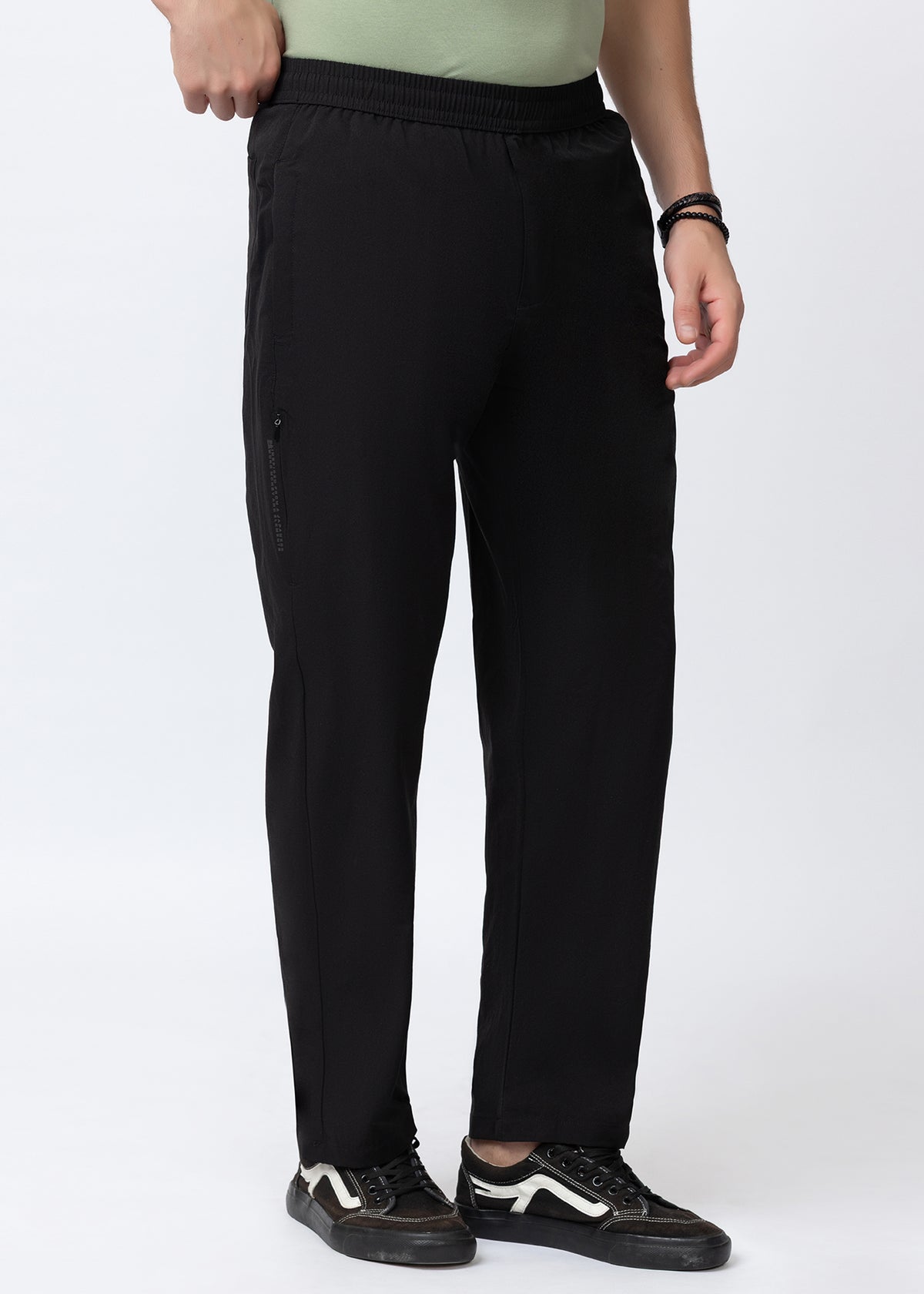 BLACK TRAVEL PANT