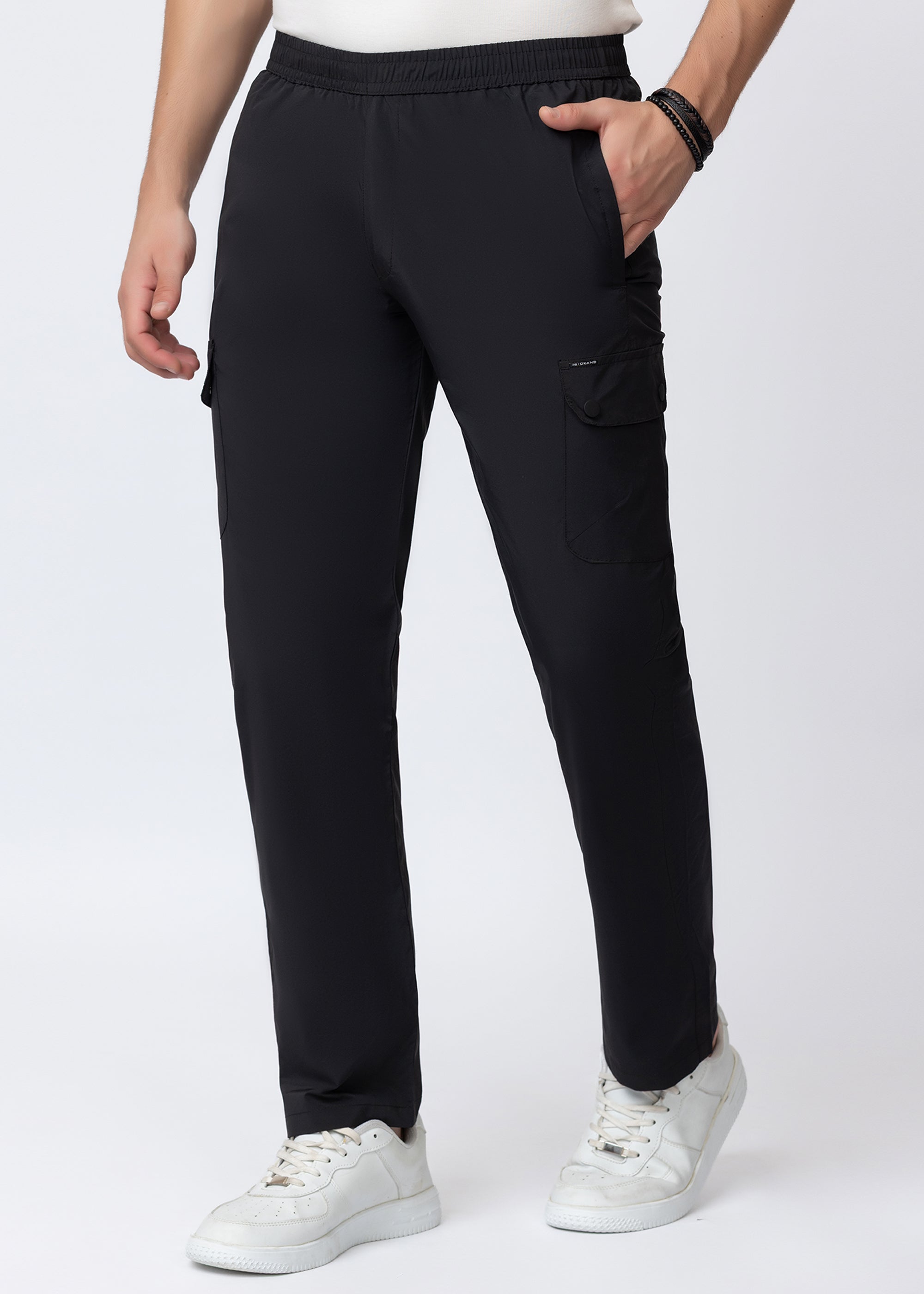 BLACK TRAVEL CARGO PANT