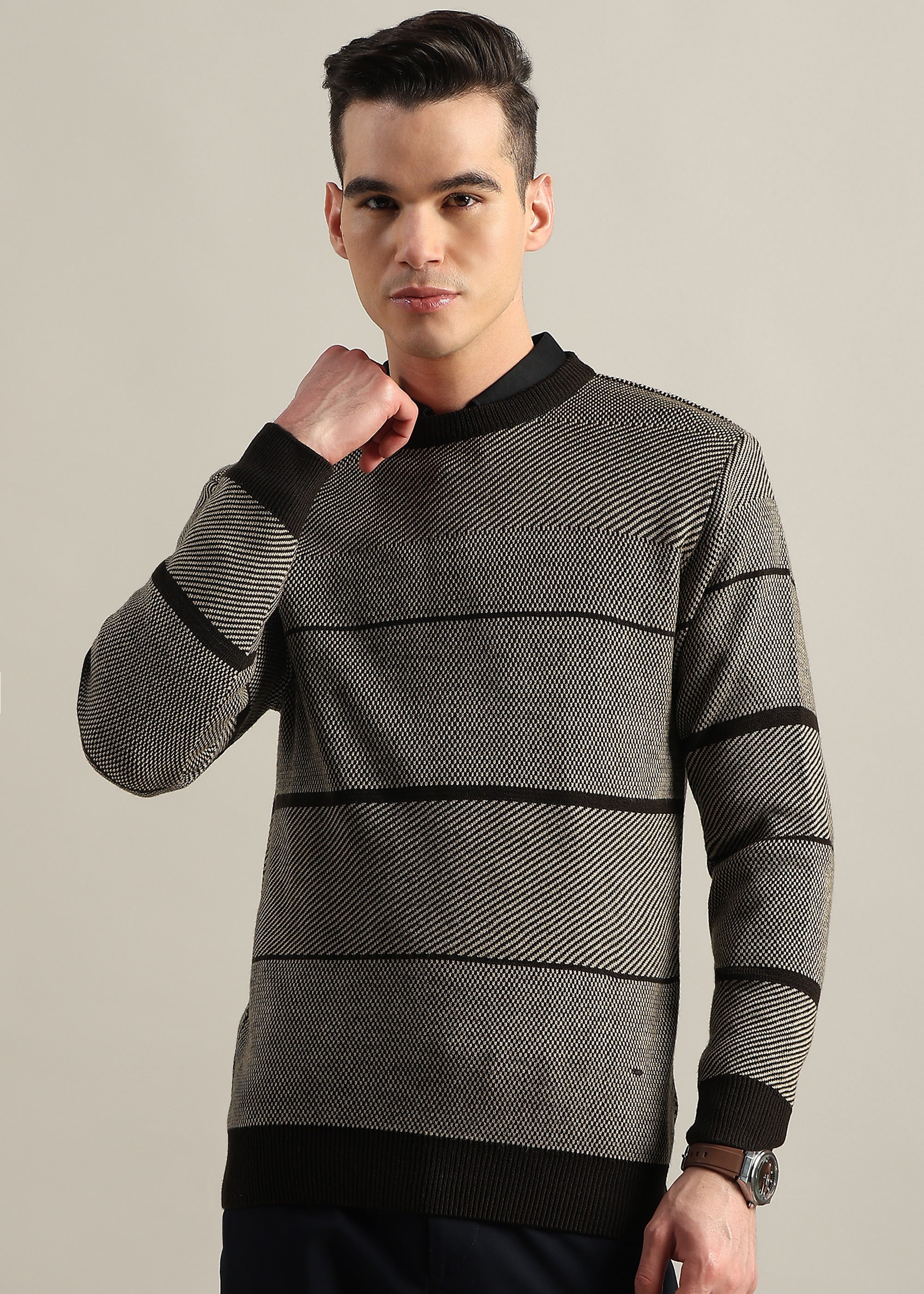 COFFEE STRUCTURED CREW NECK SWEATER