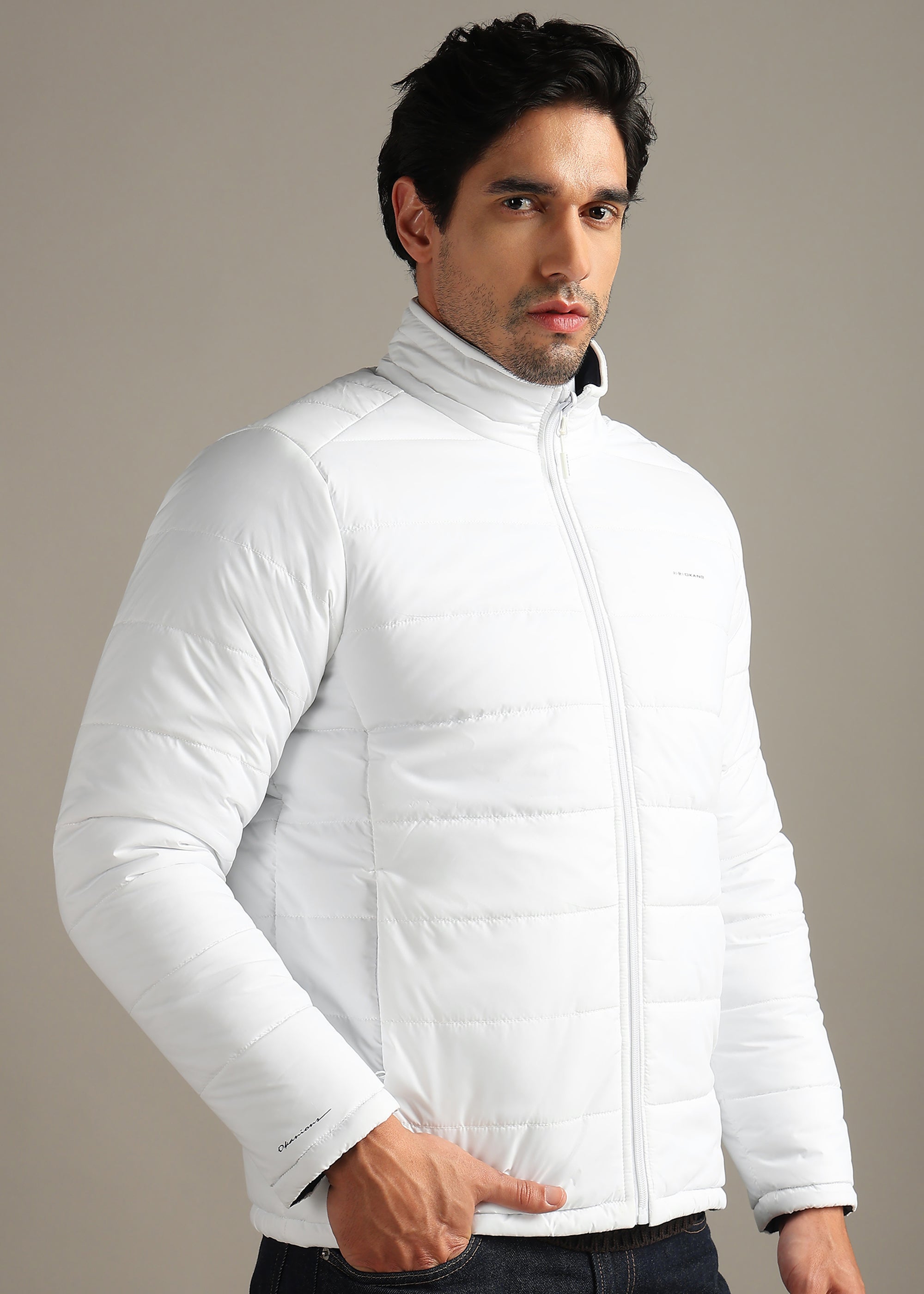WHITE SOLID REVERSIBLE SUPER SOFT POLYFILL FULL SLEEVE JACKET