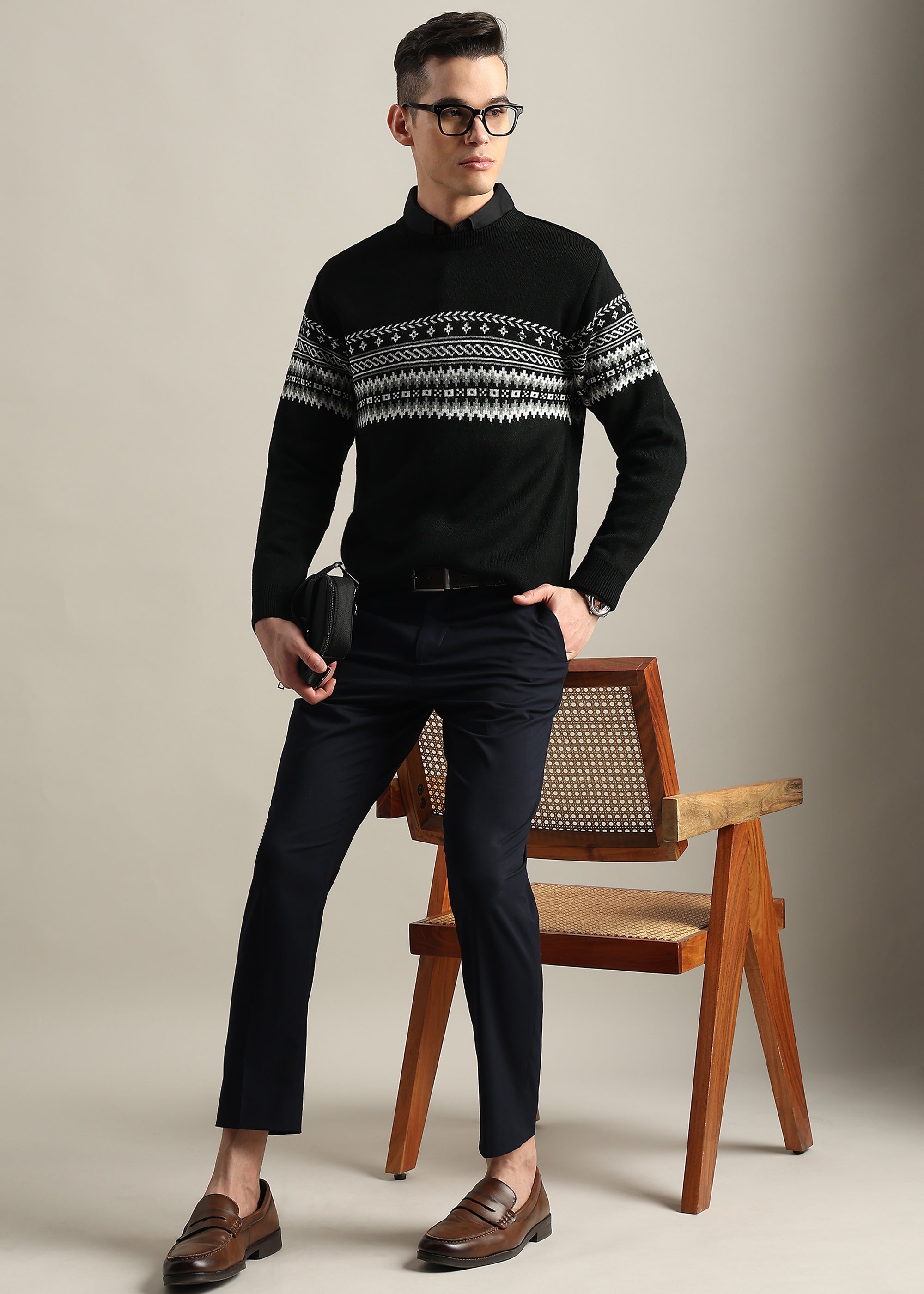BLACK STRUCTURED CREW NECK SWEATER