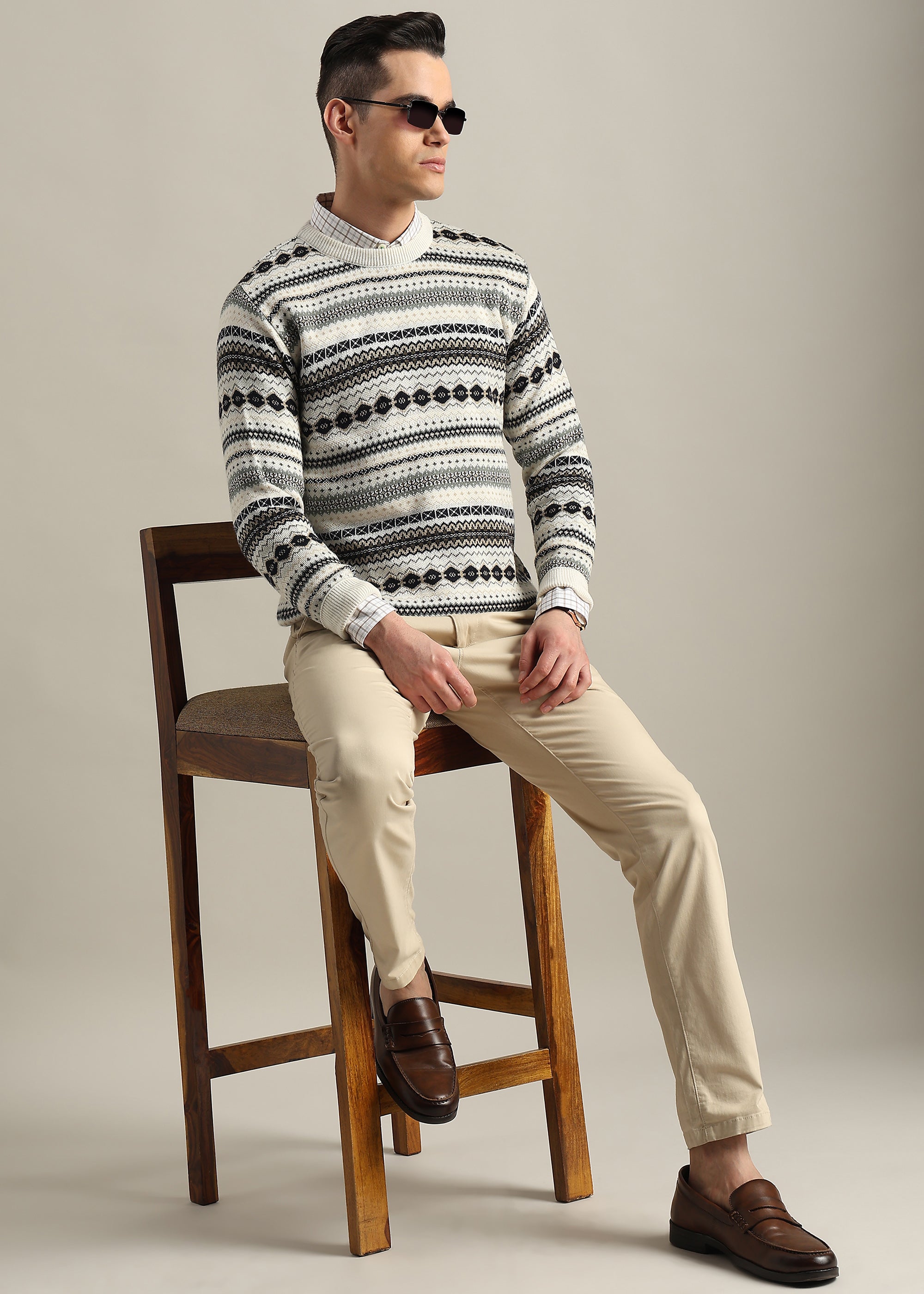 WHITE STRUCTURED CREW NECK SWEATER