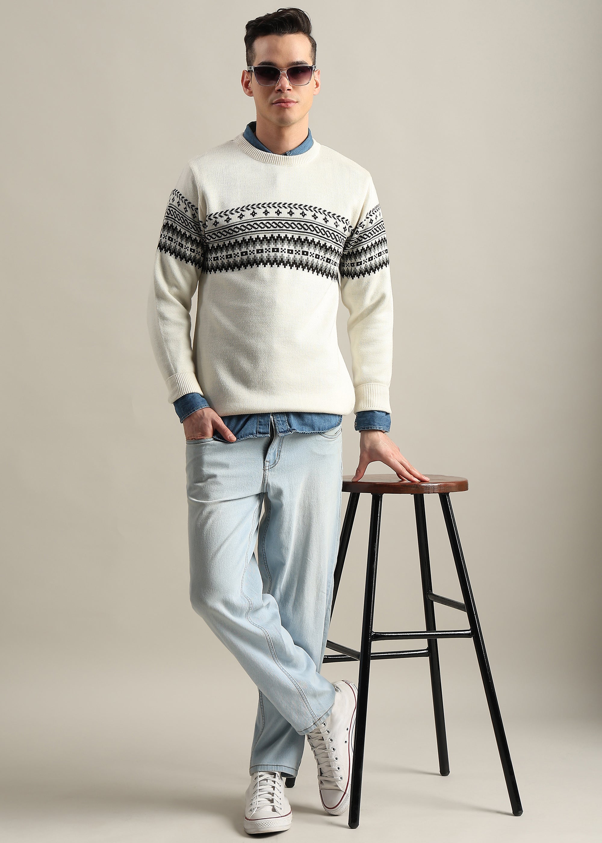 WHITE STRUCTURED CREW NECK SWEATER