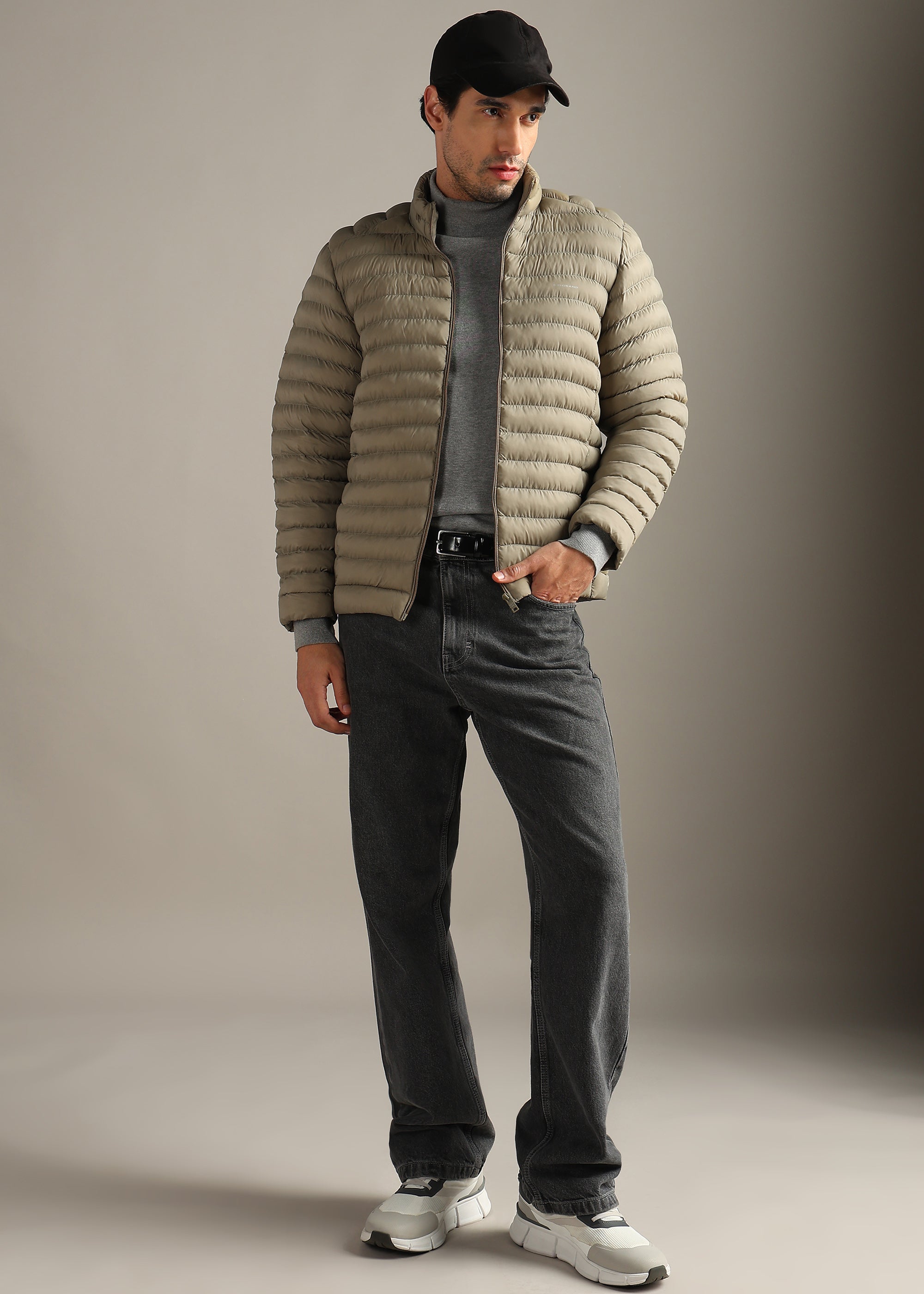 BROWN WEIGHT LESS WARMTH+PORTABLE FULL SLEEVE JACKET