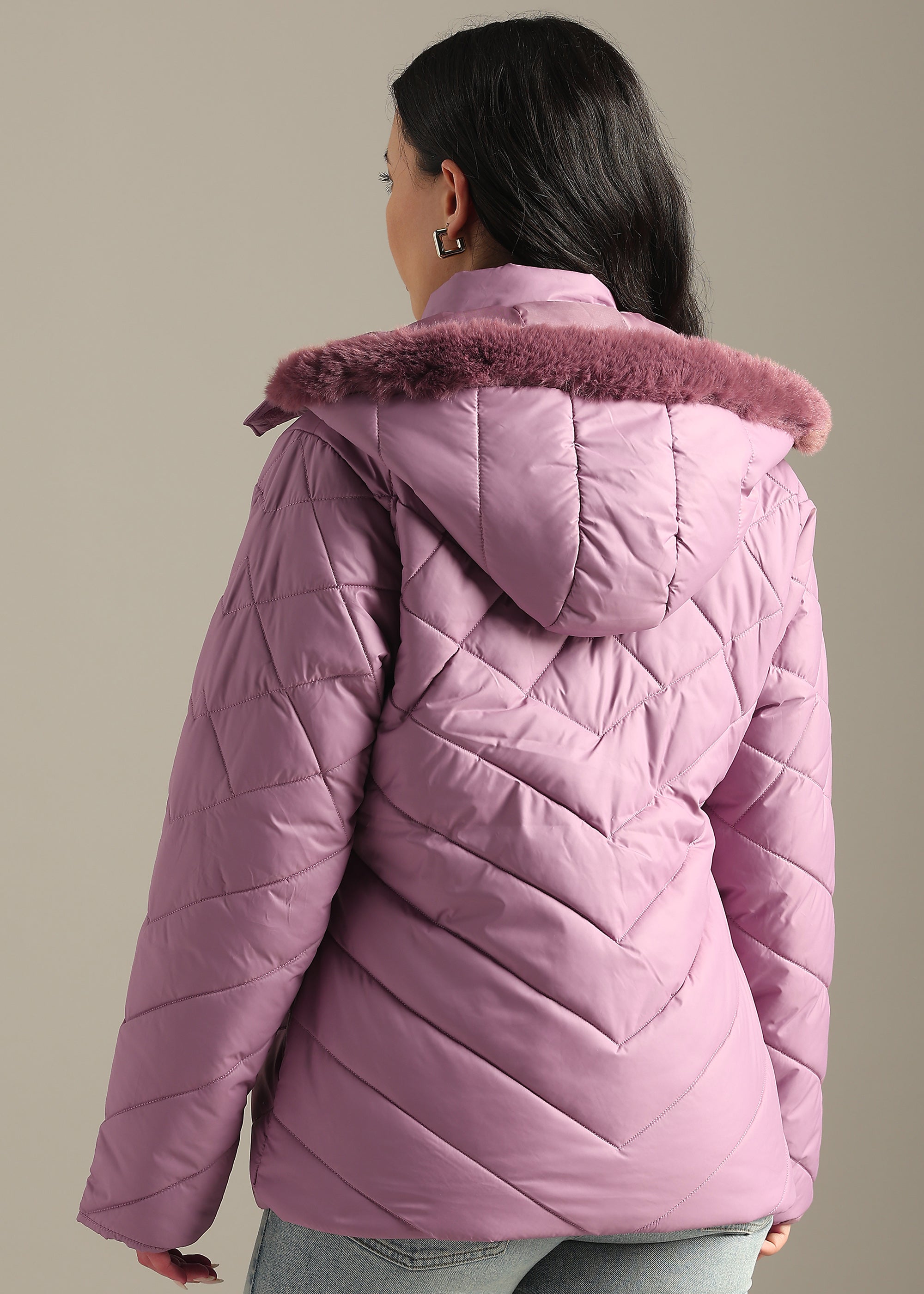 MAUVE SOLID ENGINEERED QUILTED FULL SLEEVE JACKET