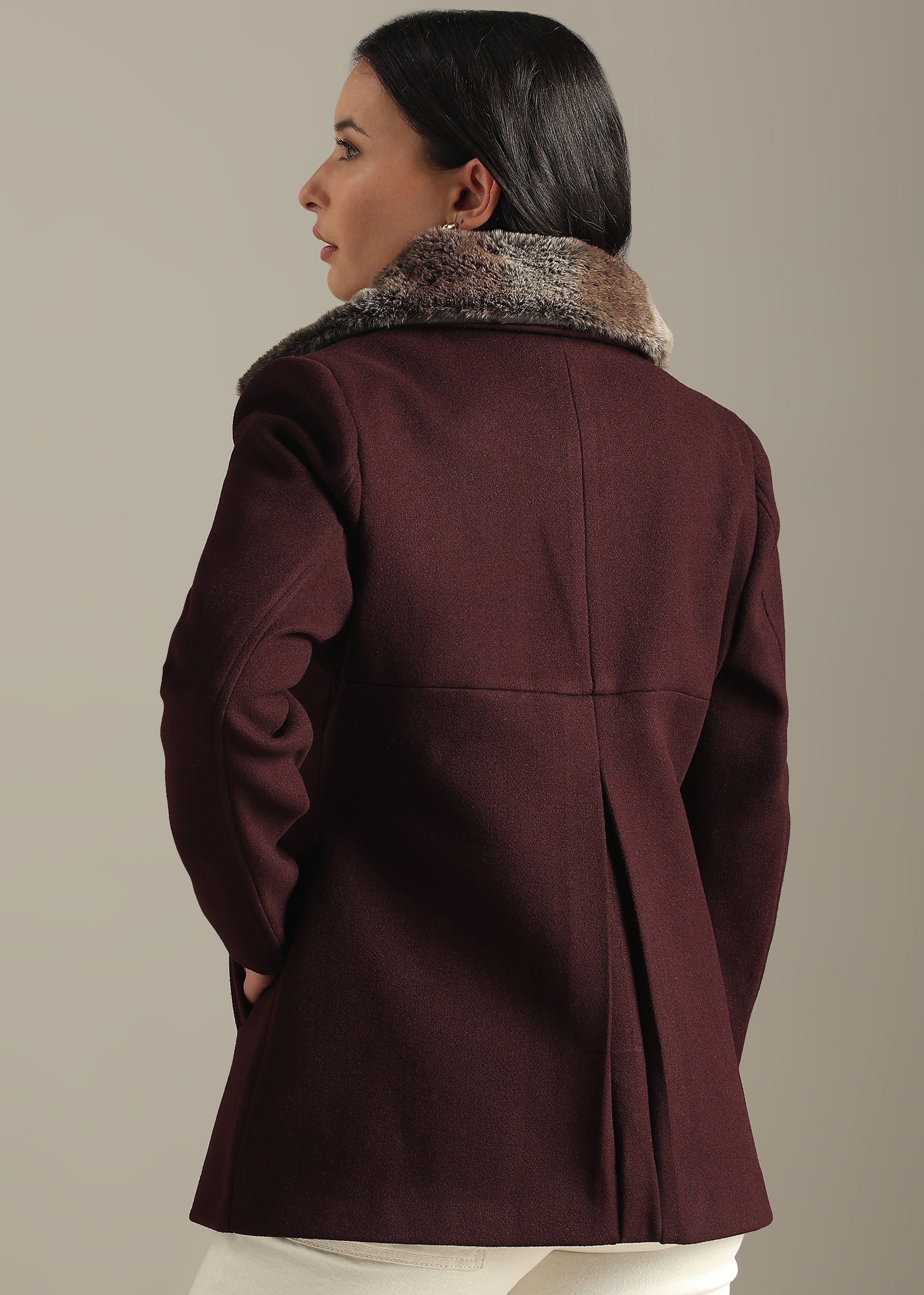 WINE ESSENTIAL DETACHABLE FUR COLLAR COAT