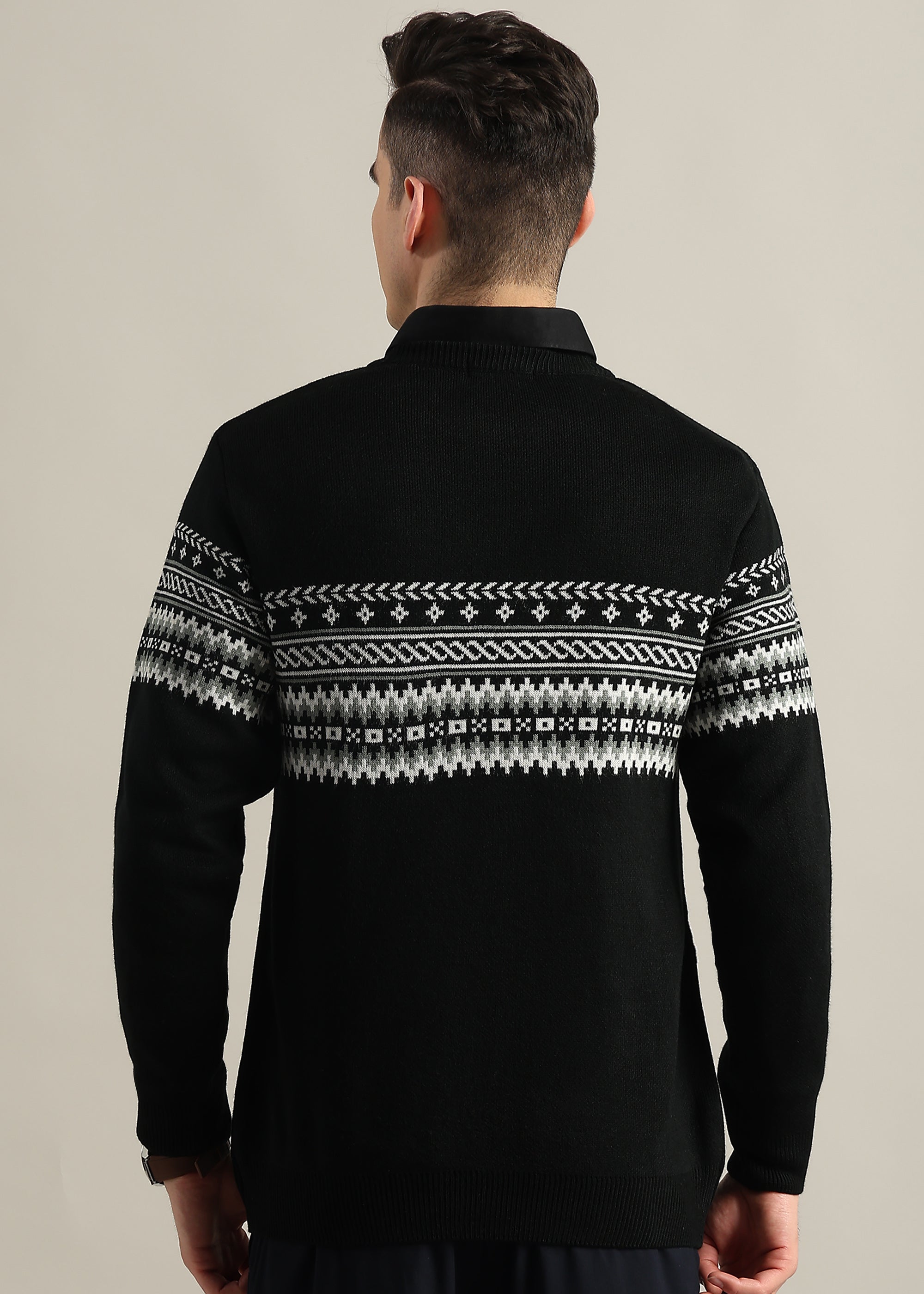 BLACK STRUCTURED CREW NECK SWEATER