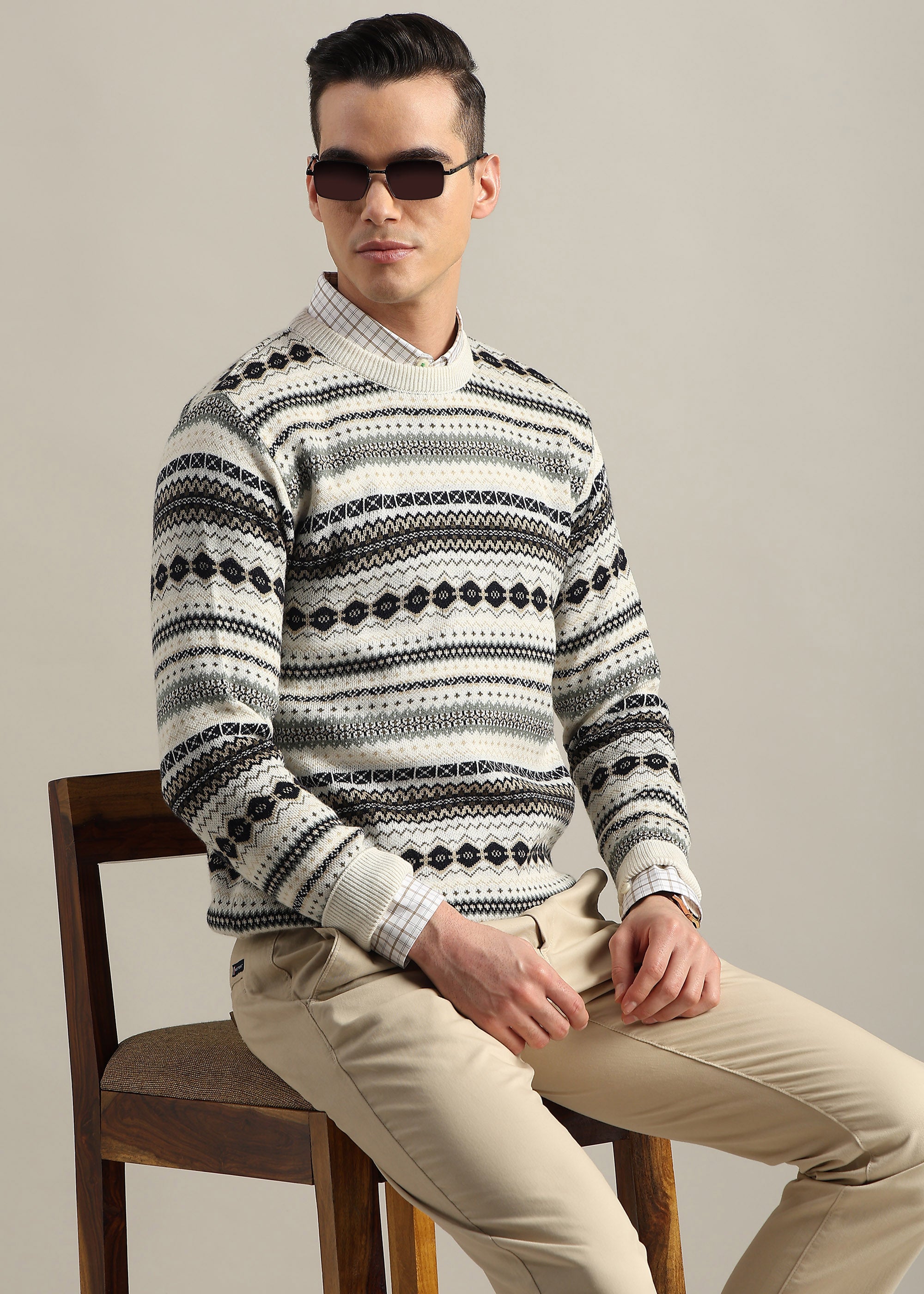 WHITE STRUCTURED CREW NECK SWEATER