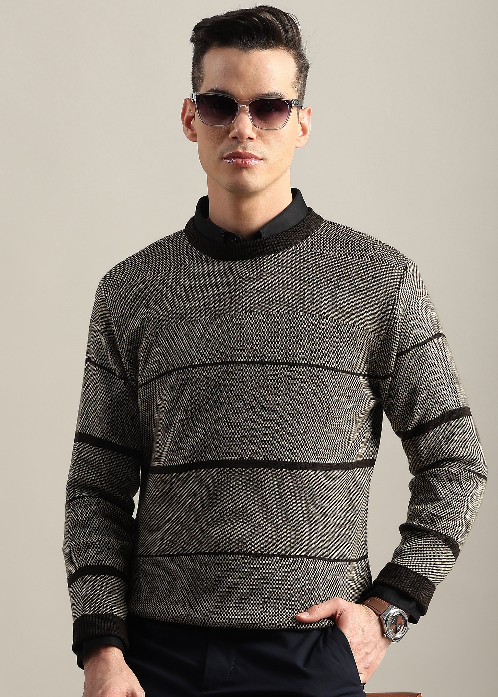 COFFEE STRUCTURED CREW NECK SWEATER