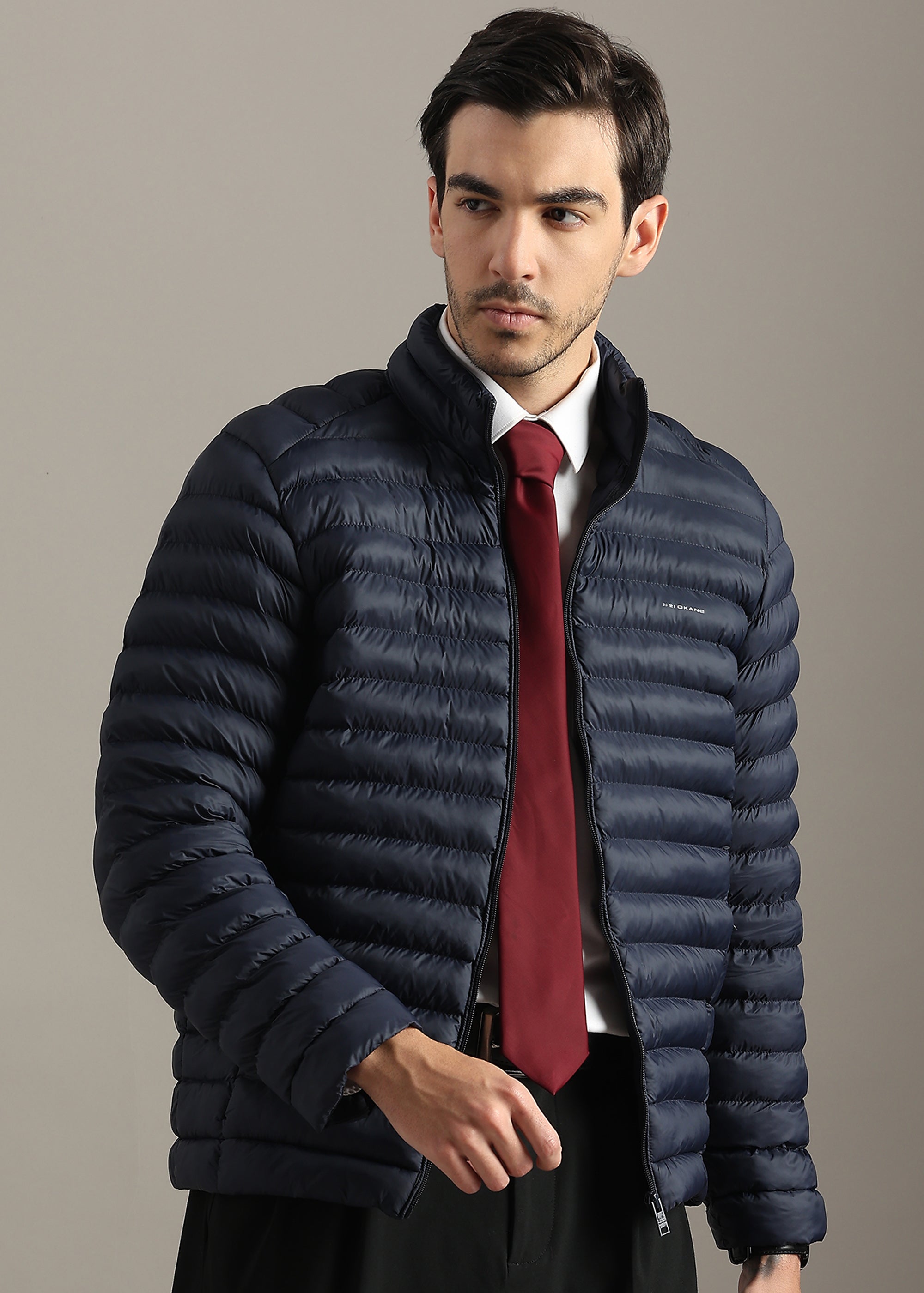 NAVY SOLID WEIGHTLESS WARMTH+PORTABLE FULL SLEEVE JACKET