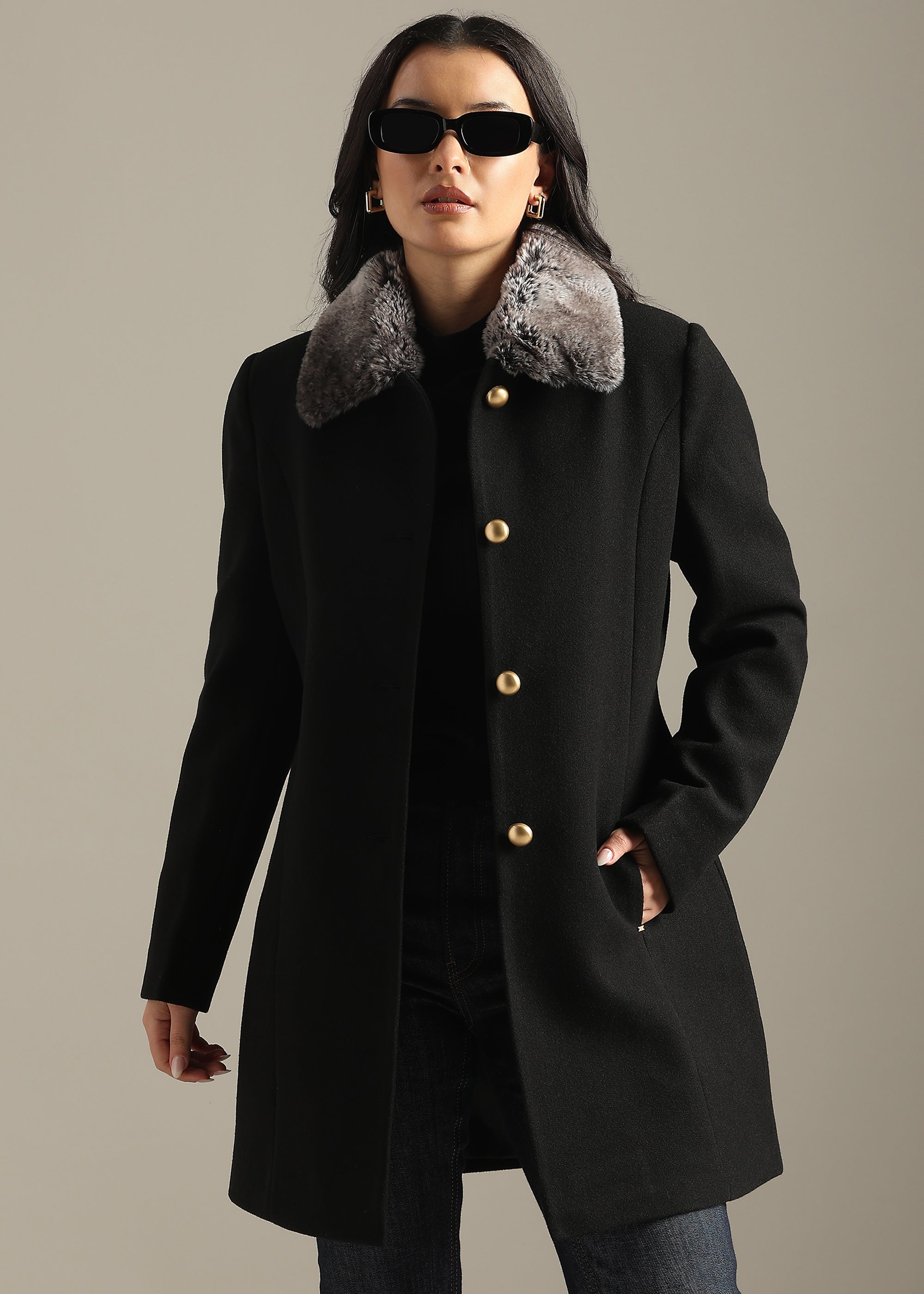 BLACK SOLID DETACHABLE FUR COLLAR COAT