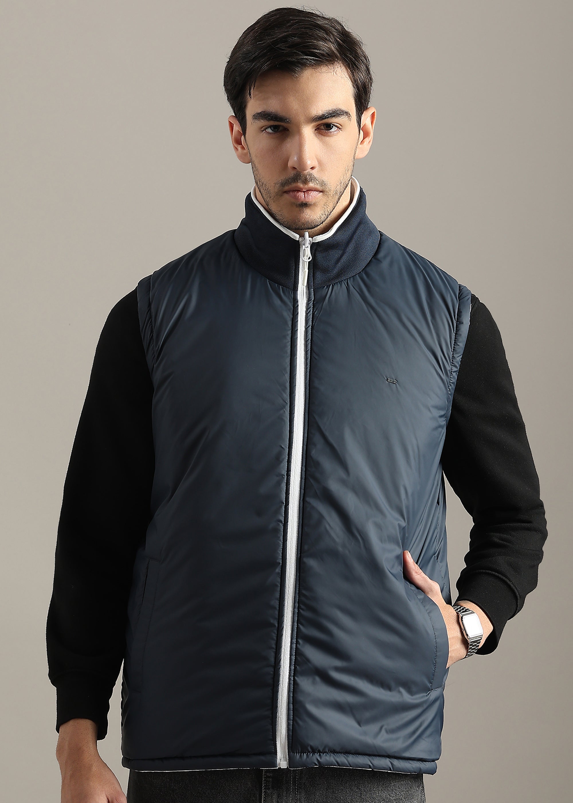 WHITE SOLID NYLON REVERSIBLE SUPER SOFT GILET