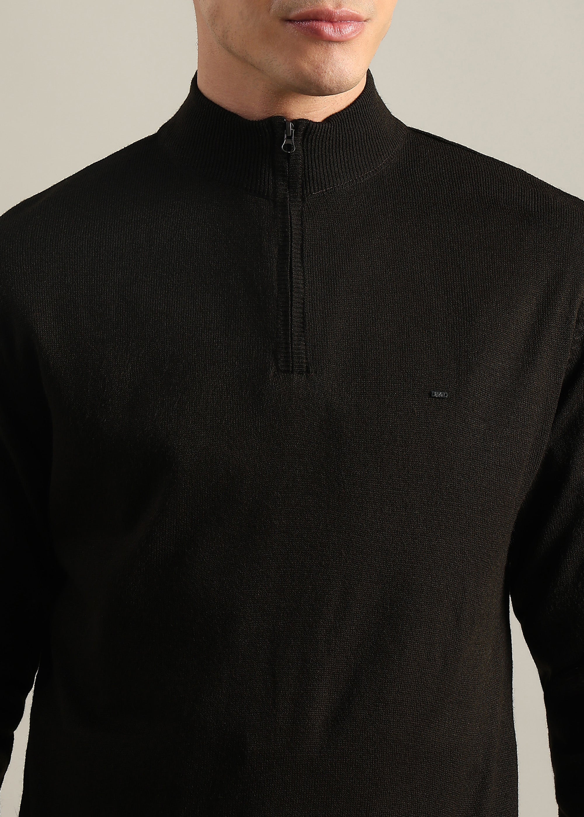 COFFEE SOLID ACRYLIC TURTLE NECK SWEATER