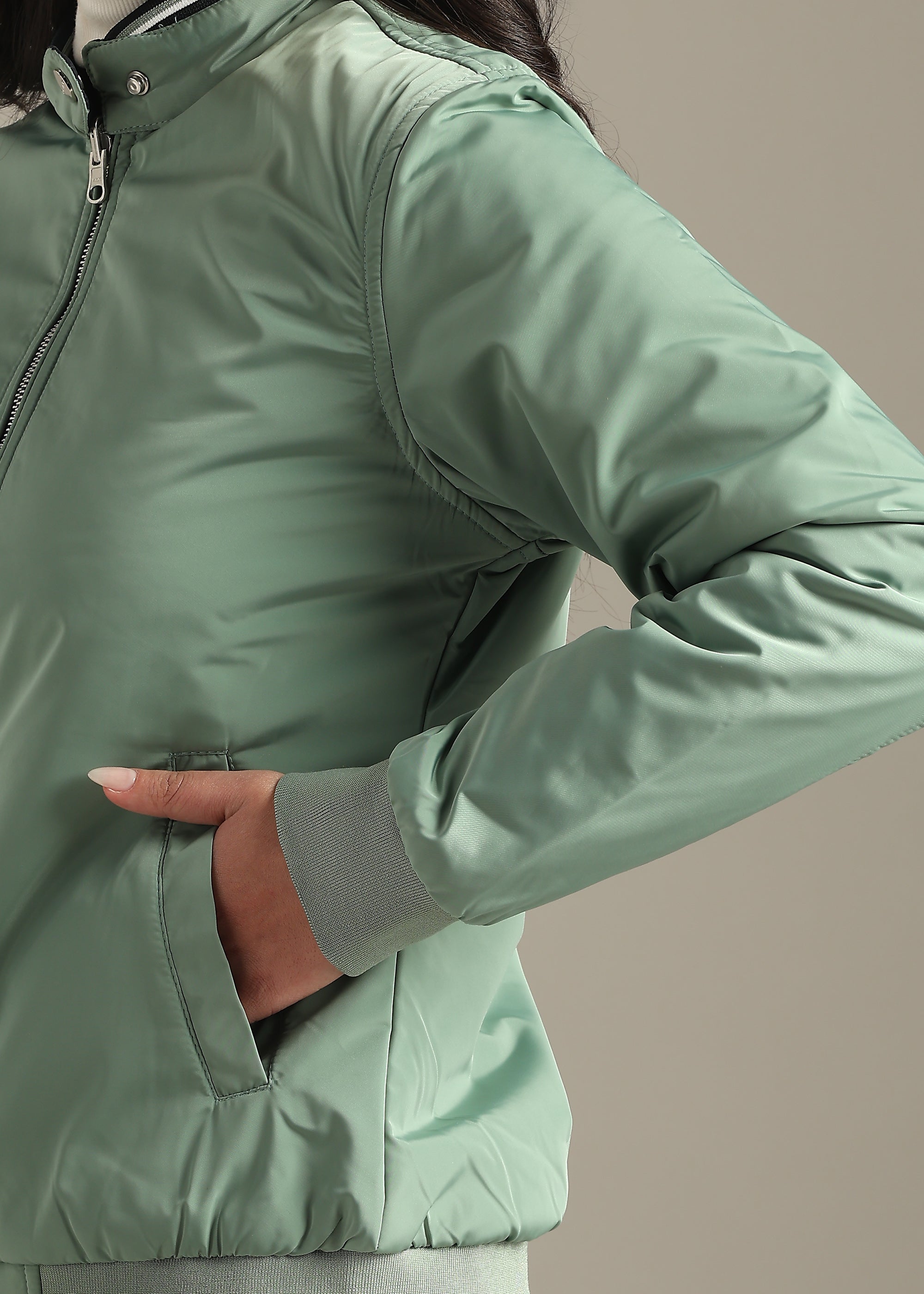 MINT NYLON PREMIUM REVERSIBLE FULL SLEEVE JACKET