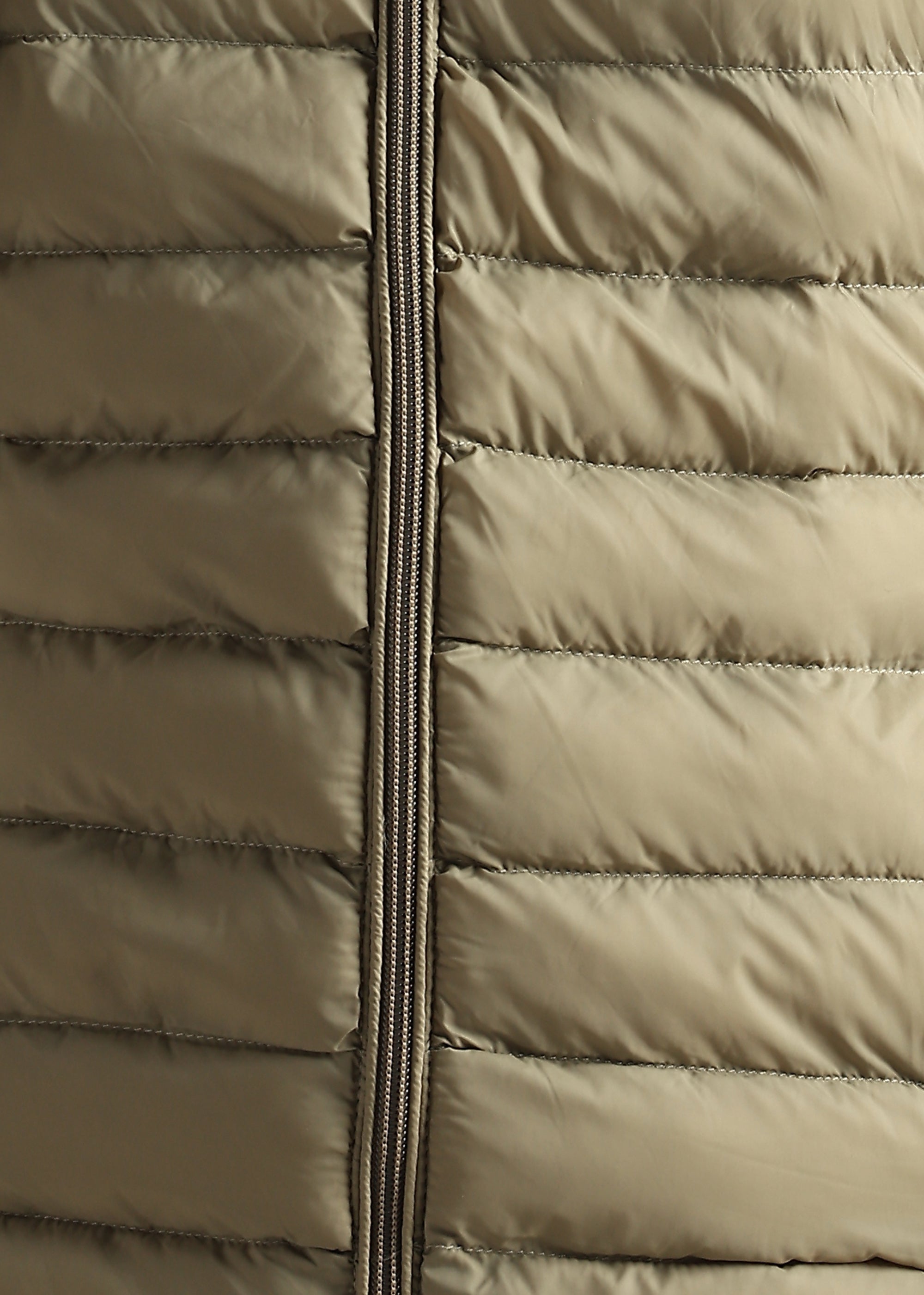 BROWN SOLID POLYESTER PUFFER FULL SLEEVE JACKET