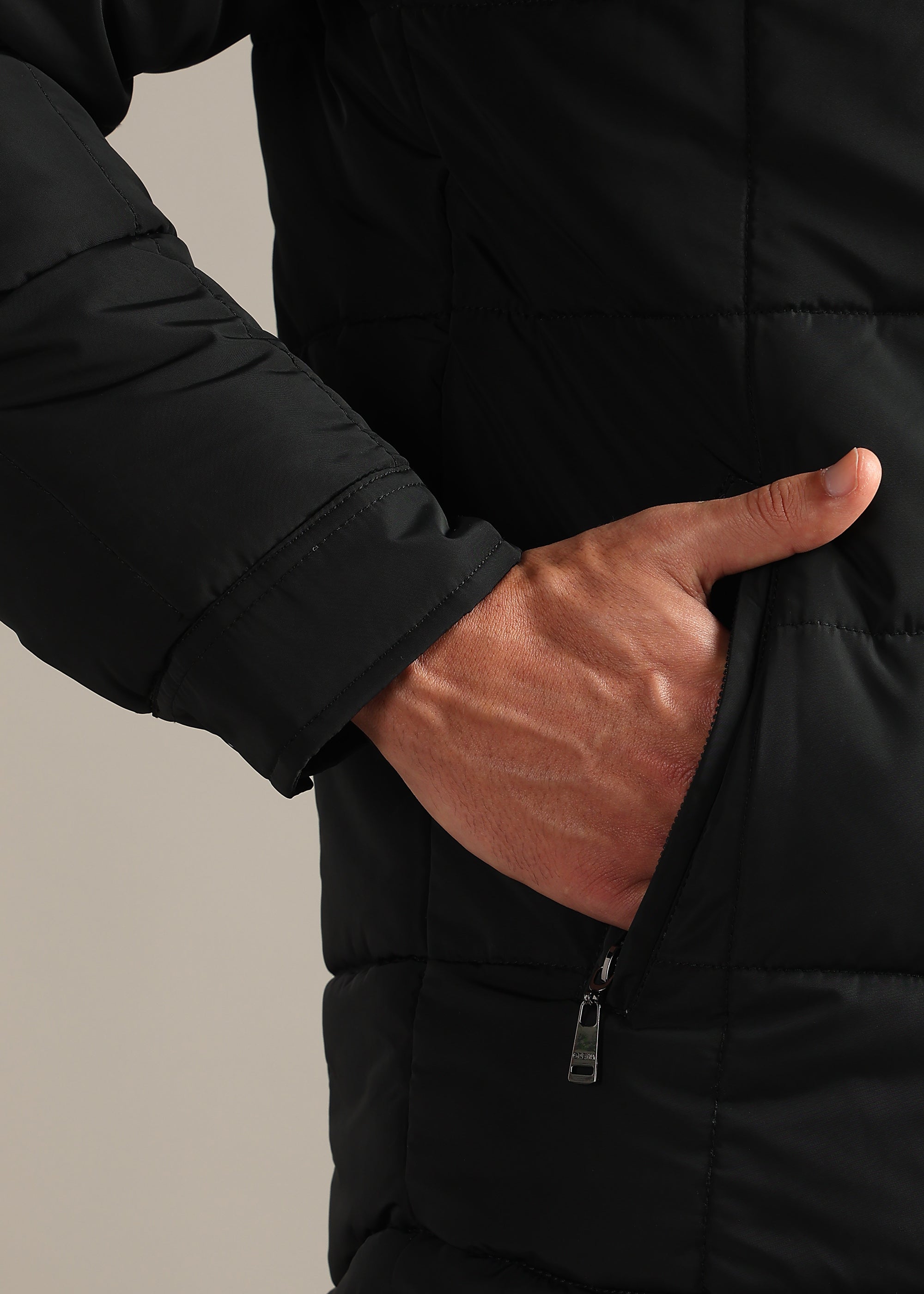 BLACK SOLID BLOUSON QUILTED FULL SLEEVE JACKET