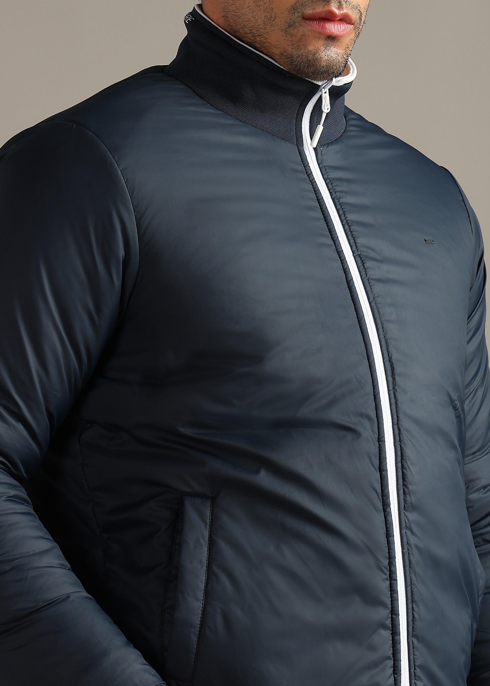 WHITE SOLID  REVERSIBLE SUPER SOFT POLYFILL FULL SLEEVE JACKET