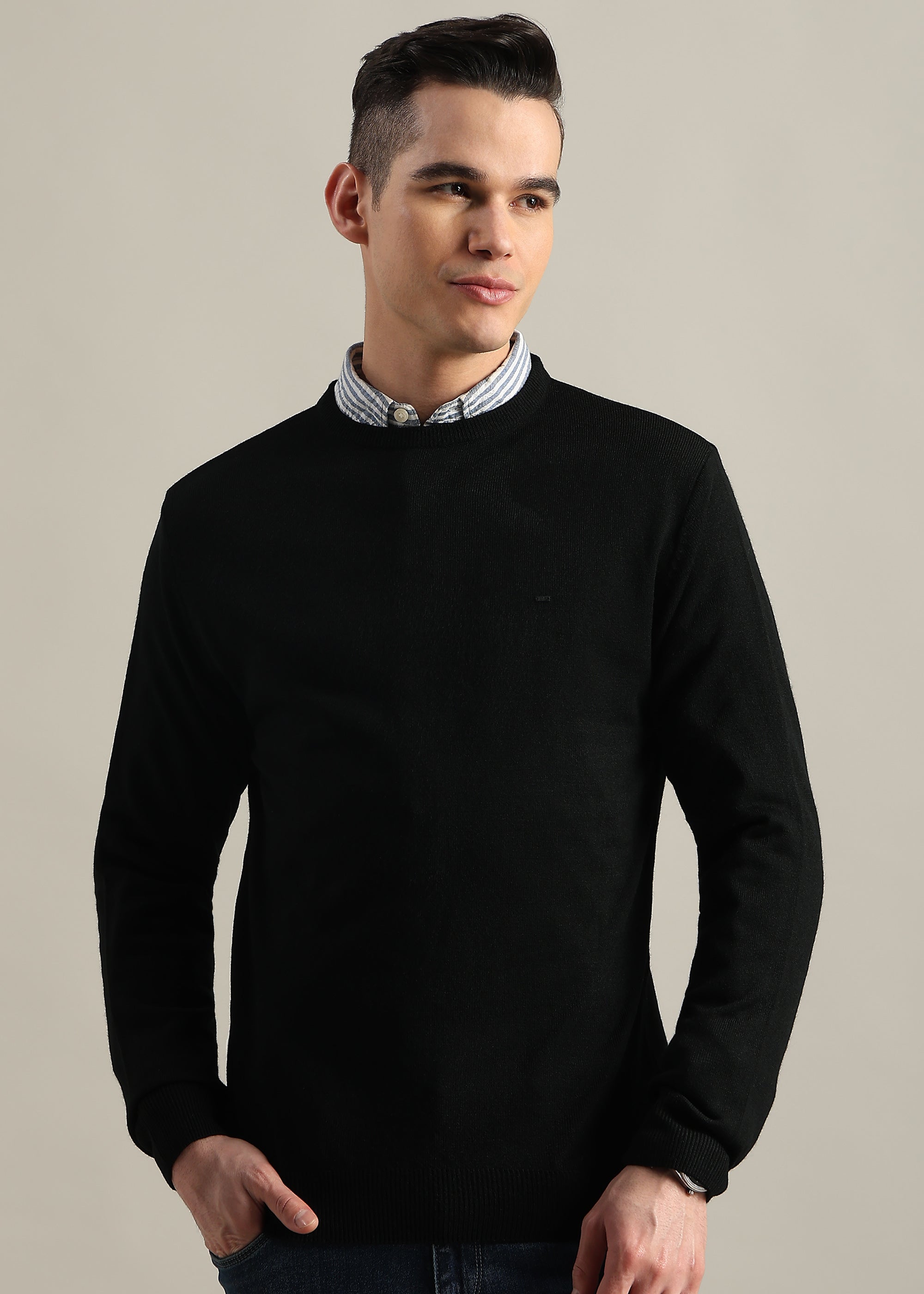 BLACK SOLID ACRYLIC ROUND NECK SWEATER