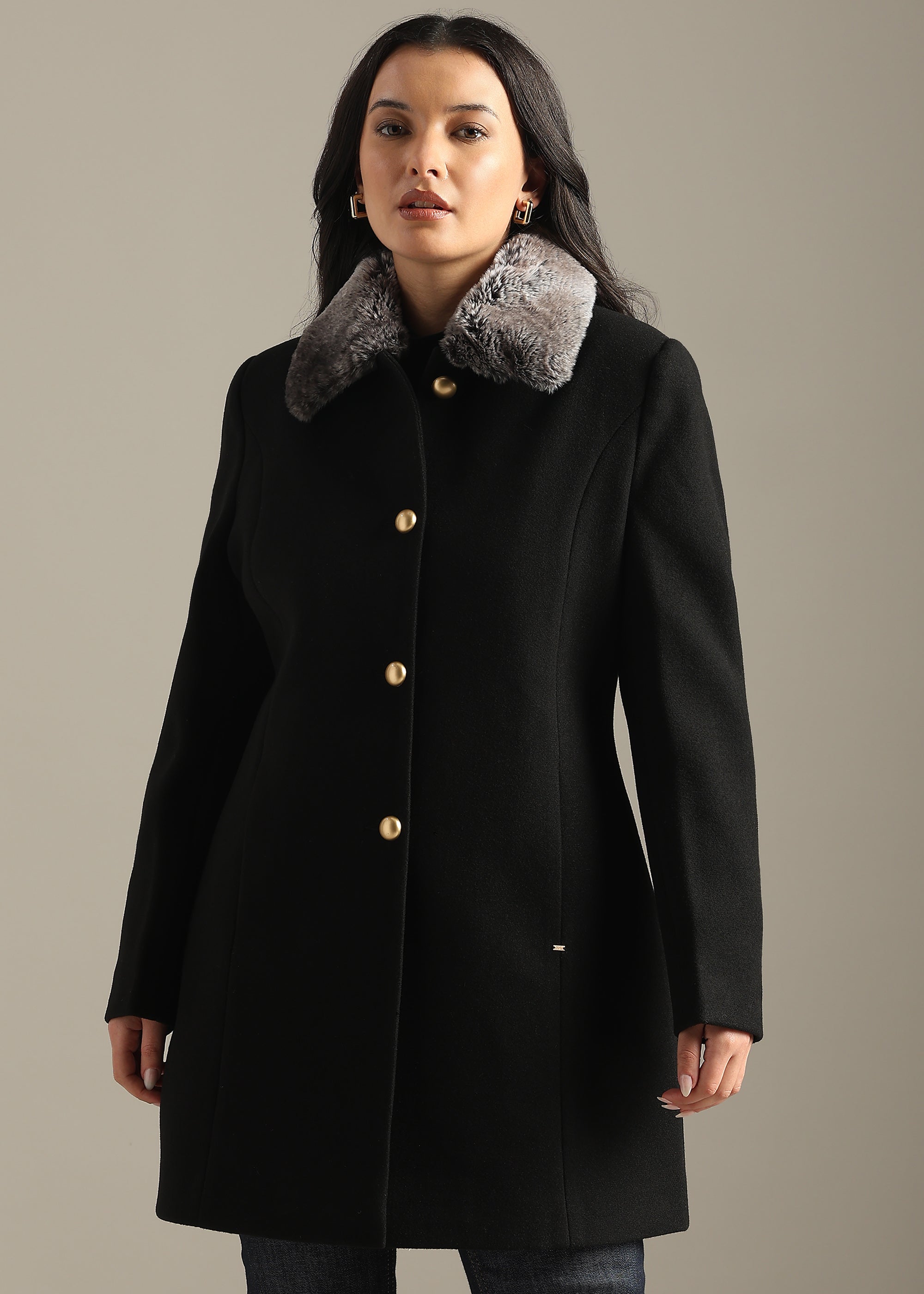 BLACK SOLID DETACHABLE FUR COLLAR COAT