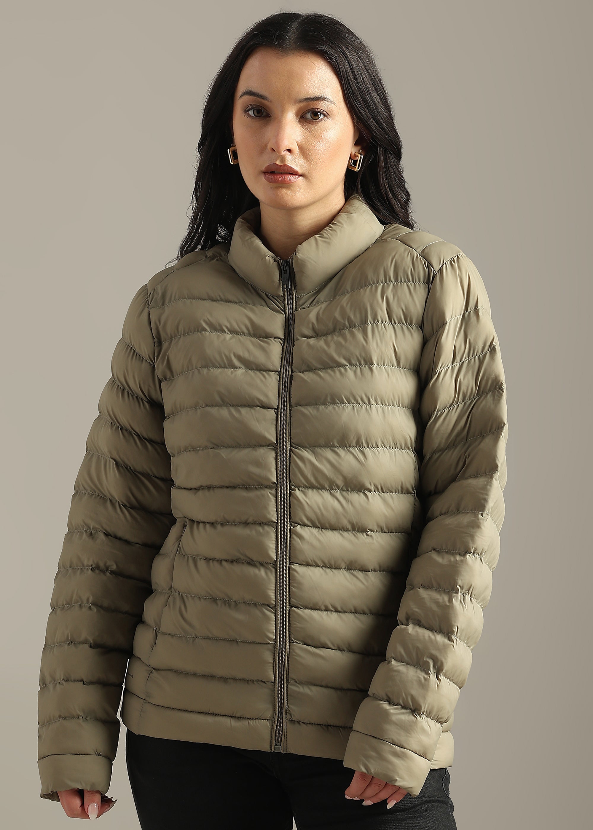 BROWN SOLID POLYESTER PUFFER FULL SLEEVE JACKET