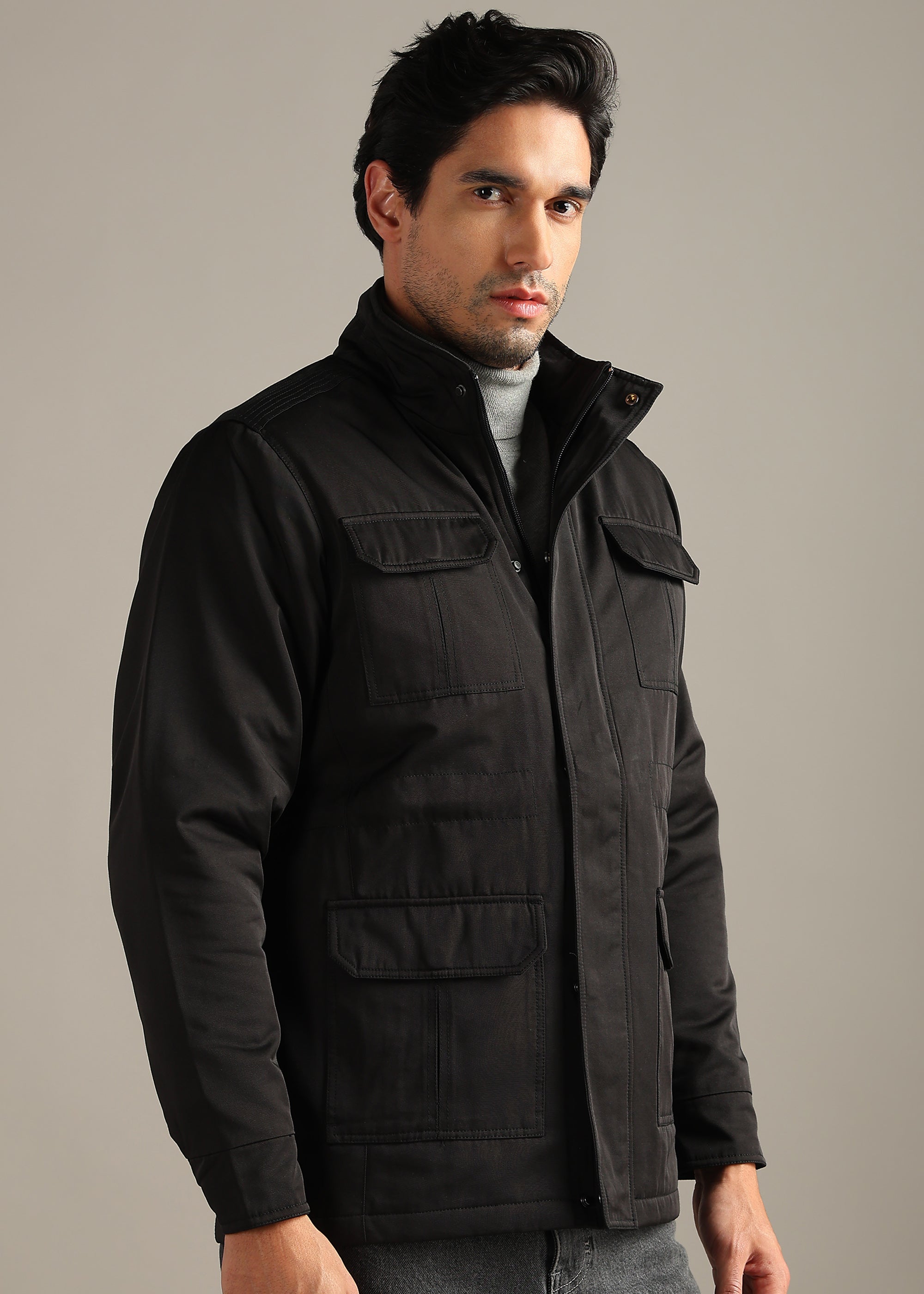 BLACK WEIGHTLESS WARMTH + PORTABLE FULL SLEEVE JACKET