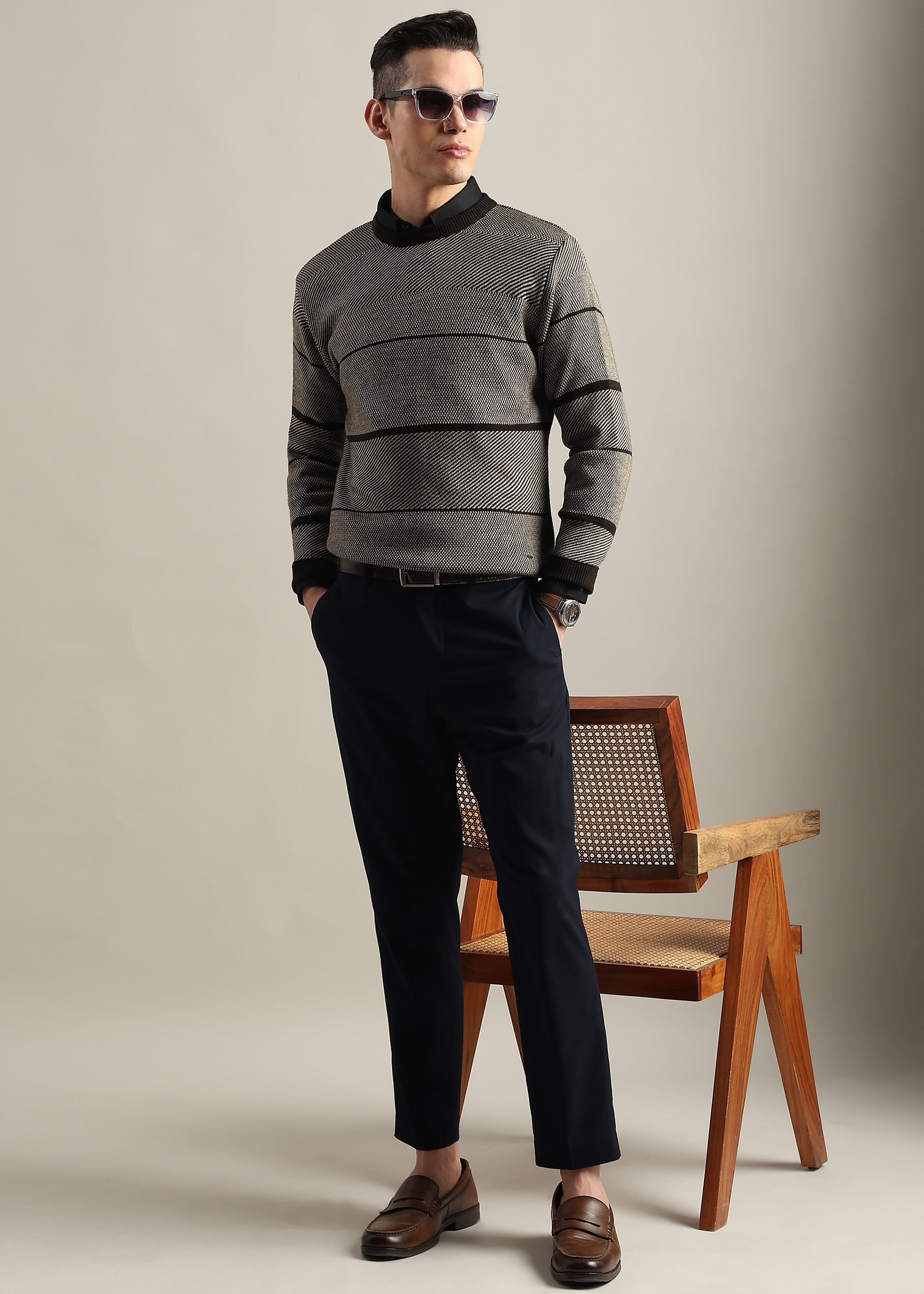 COFFEE STRUCTURED CREW NECK SWEATER