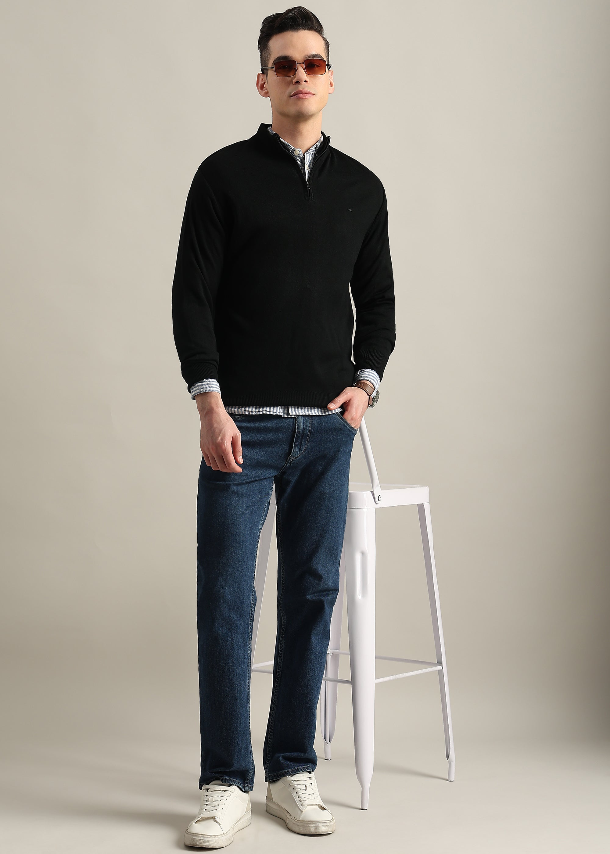 BLACK SOLID ACRYLIC TURTLE NECK SWEATER