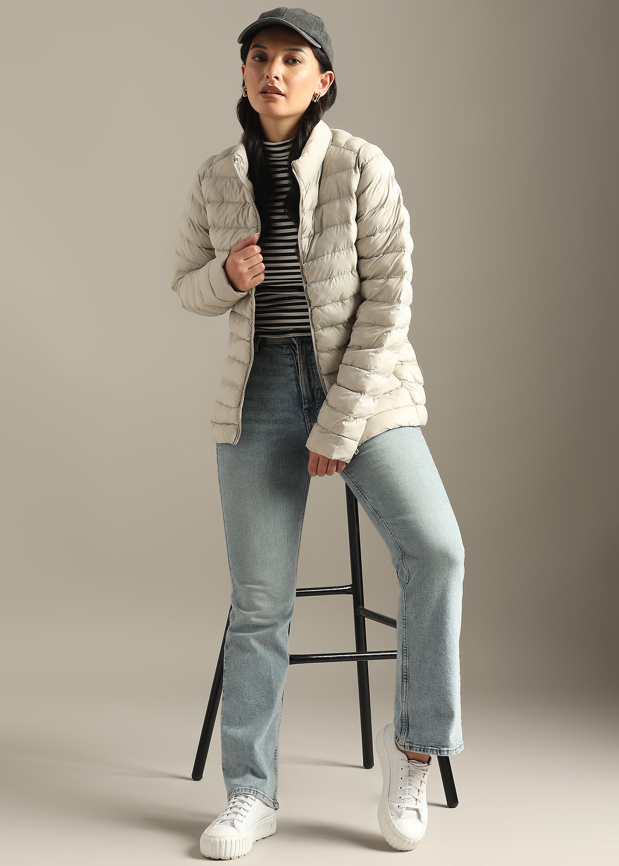 STONE SOLID POLYESTER PUFFER FULL SLEEVE JACKET