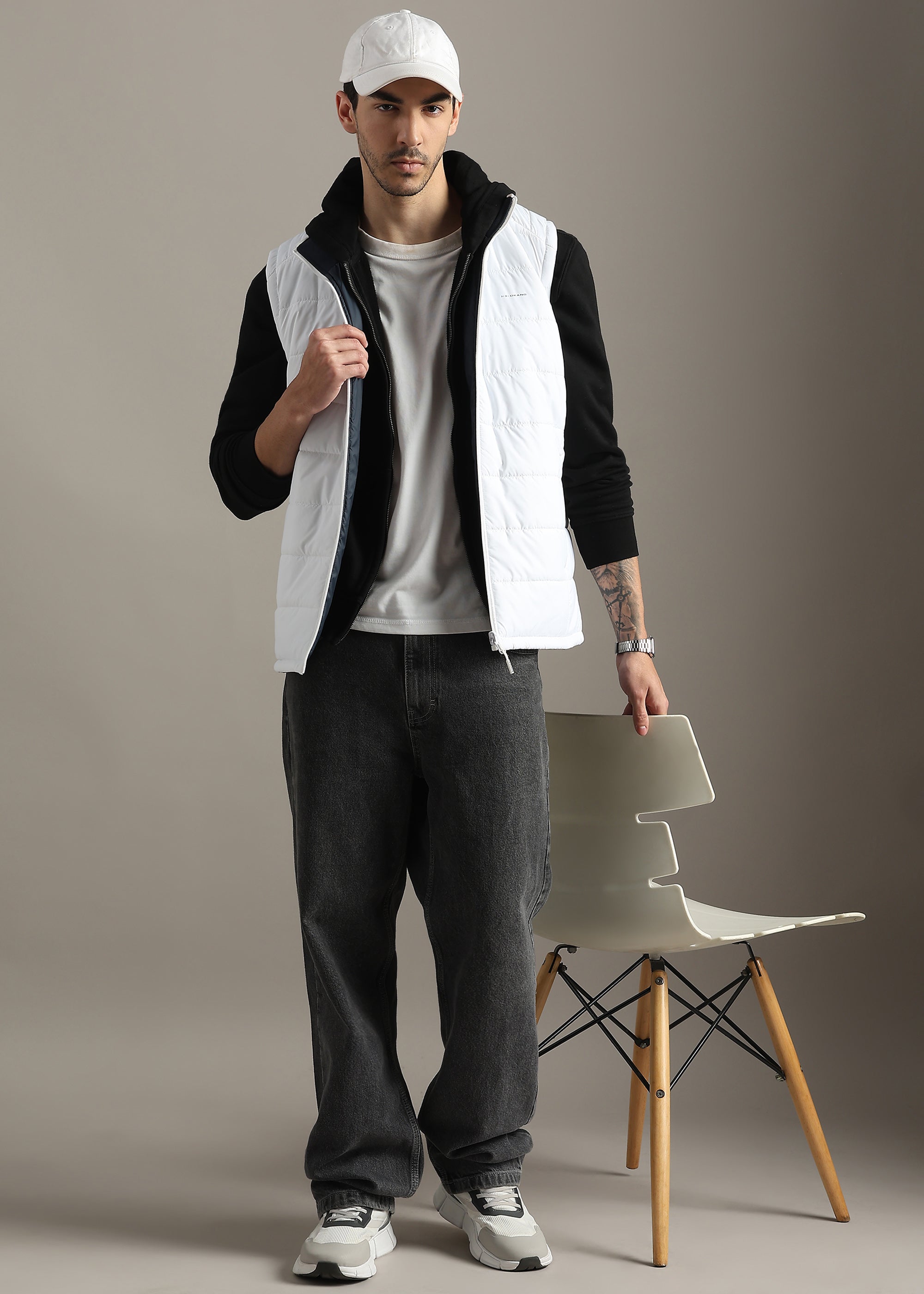 WHITE SOLID NYLON REVERSIBLE SUPER SOFT GILET