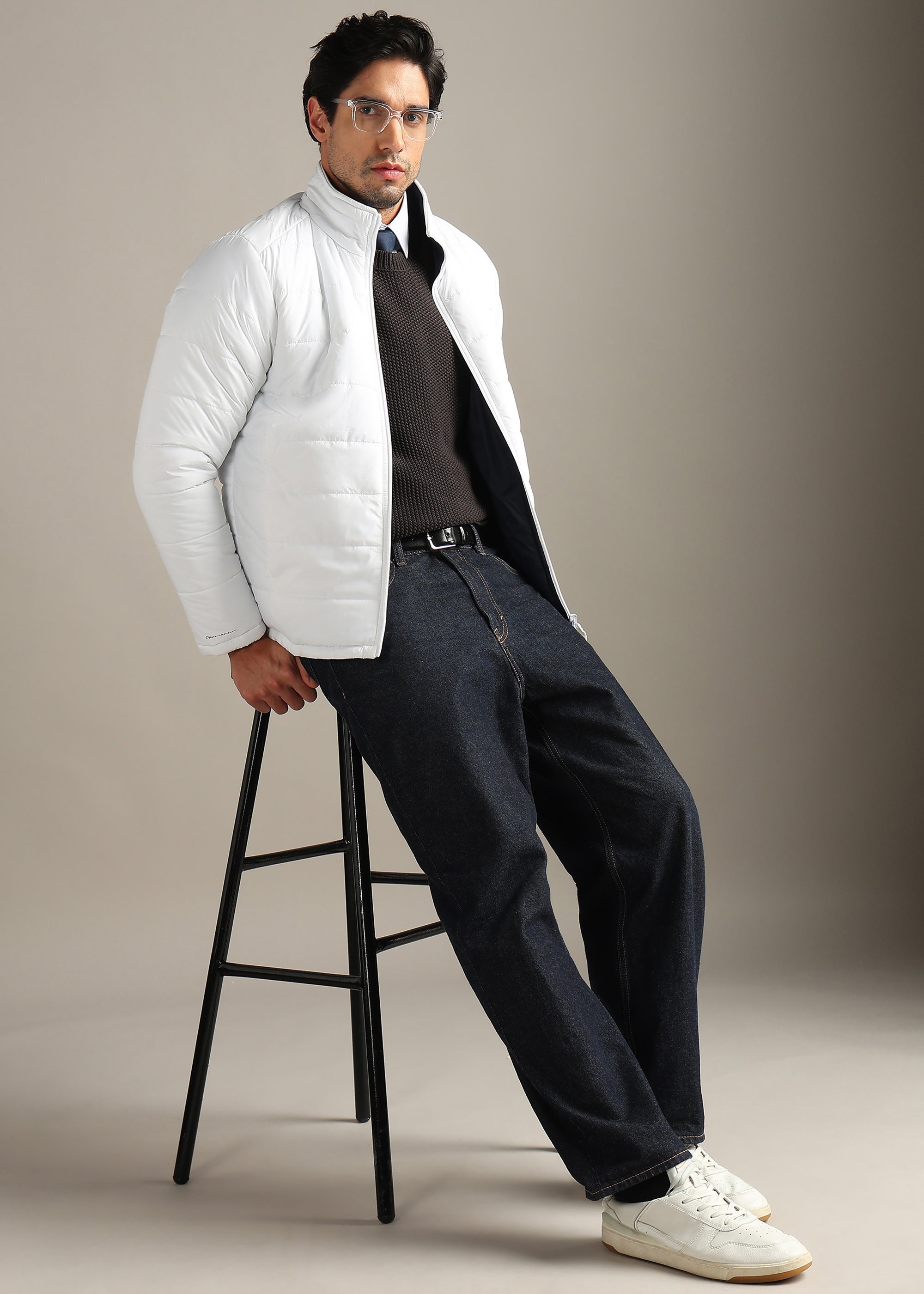 WHITE SOLID  REVERSIBLE SUPER SOFT POLYFILL FULL SLEEVE JACKET