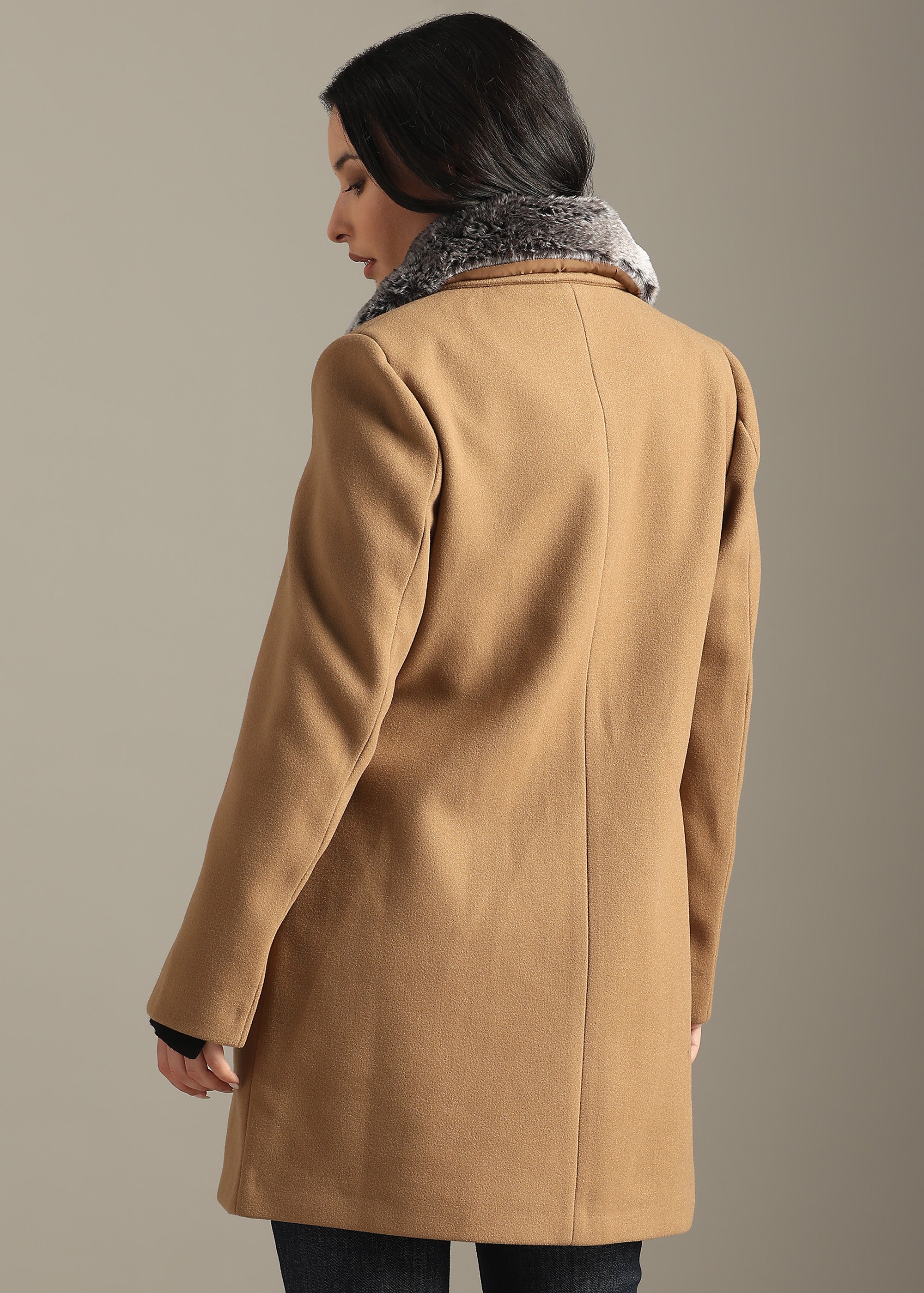TAN DETACHABLE FUR COLLAR COAT