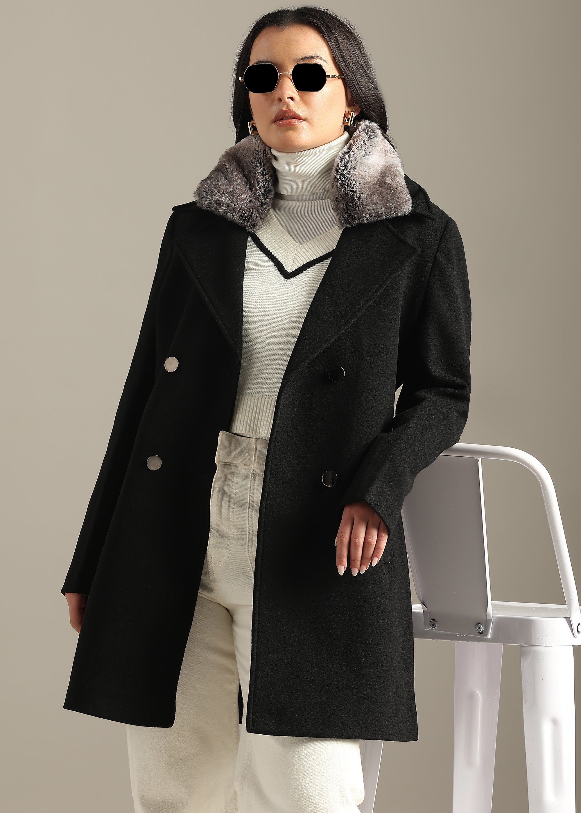 BLACK SOLID TWEED DETACHABLE FUR COLLAR OVERCOAT