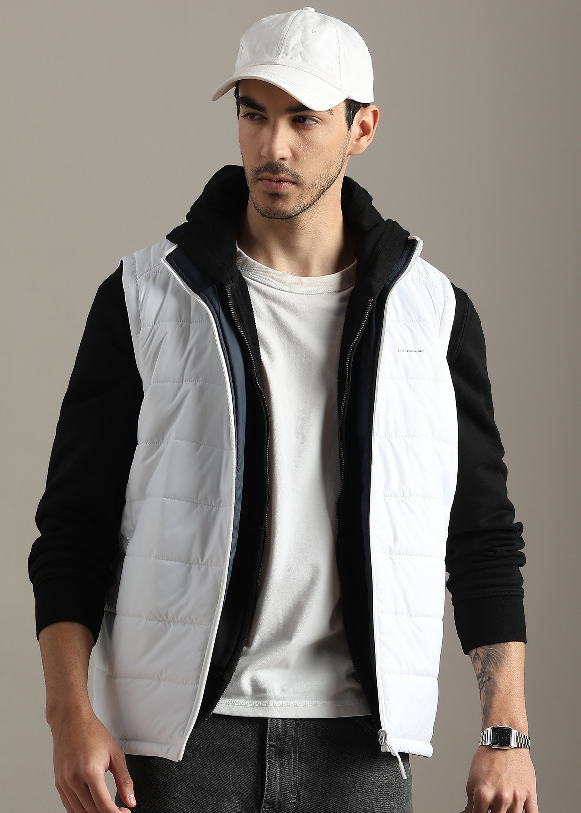WHITE SOLID NYLON REVERSIBLE SUPER SOFT GILET