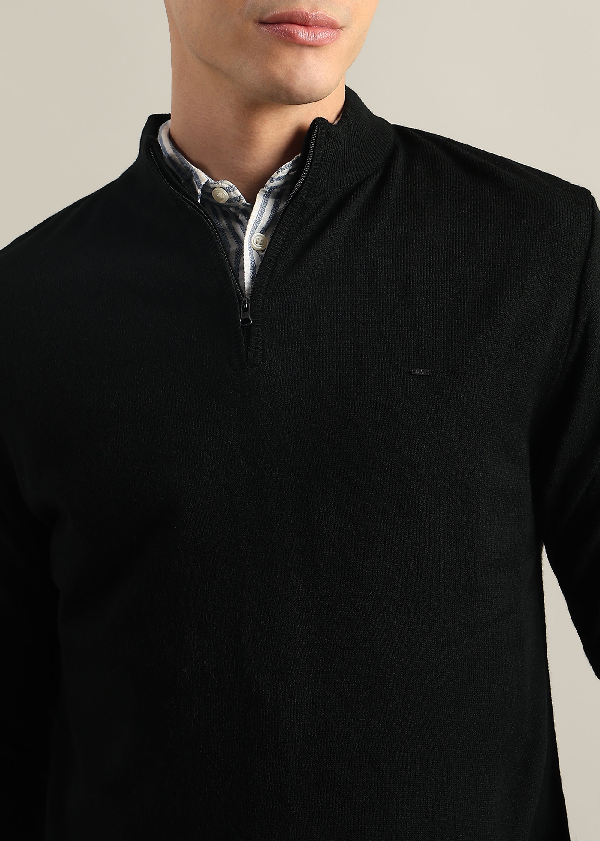 BLACK SOLID ACRYLIC TURTLE NECK SWEATER