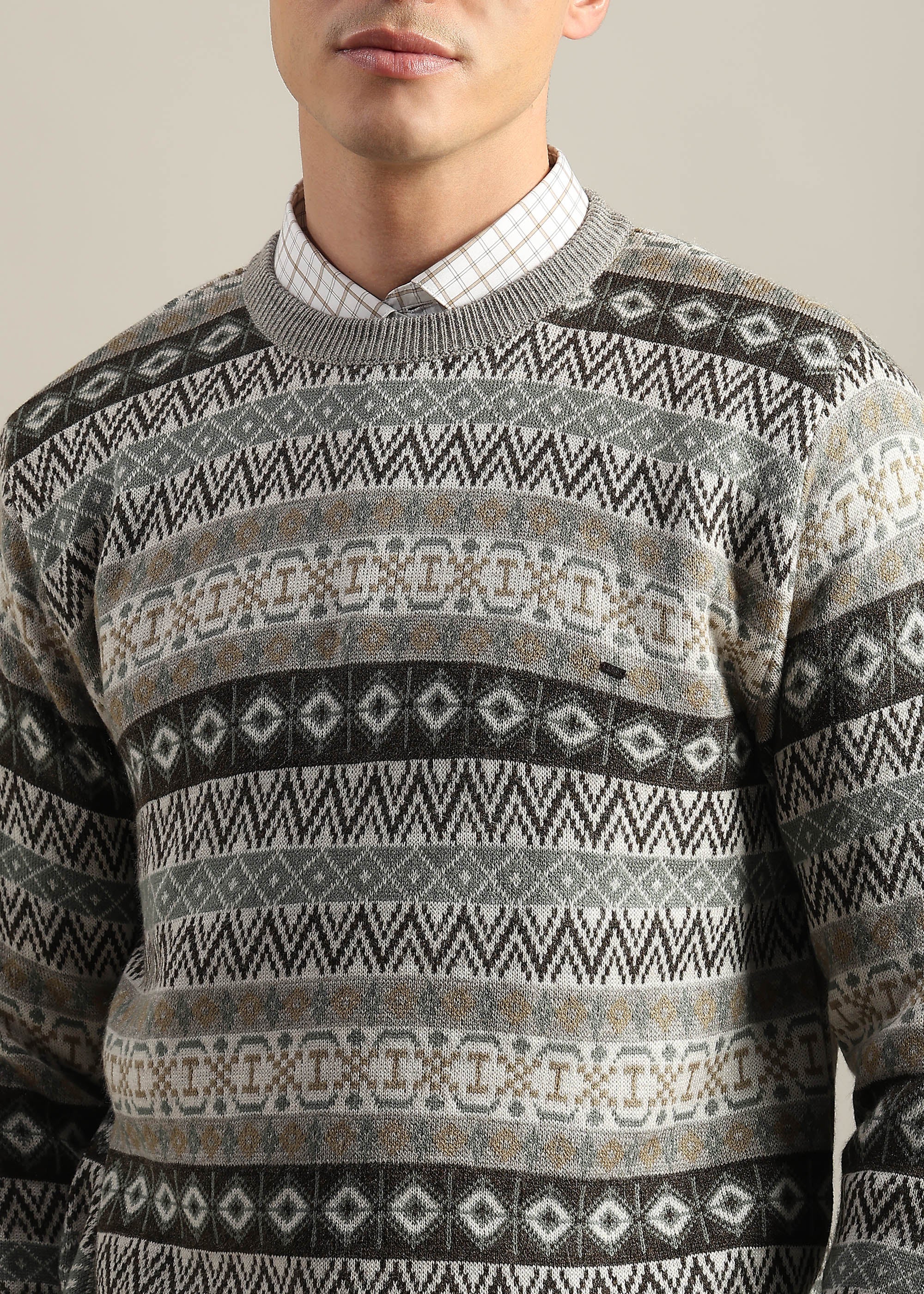 MOUSE STRUCTURED CREW NECK SWEATER