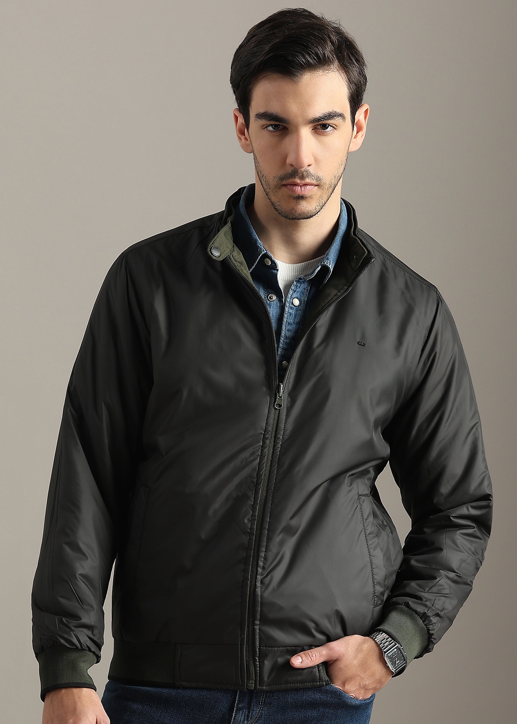 OLIVE SOLID  REVERSIBLE TEXTURED FULL SLEEVE JACKET