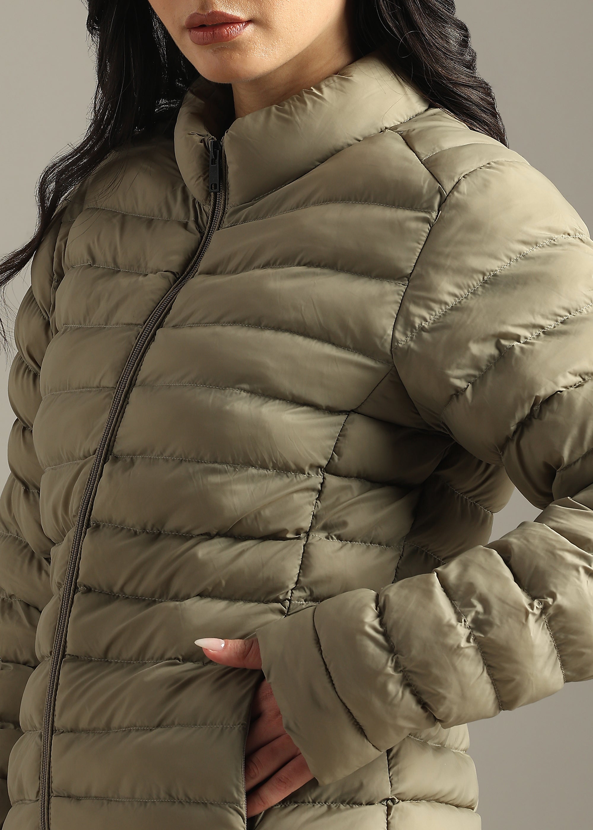 BROWN SOLID POLYESTER PUFFER FULL SLEEVE JACKET
