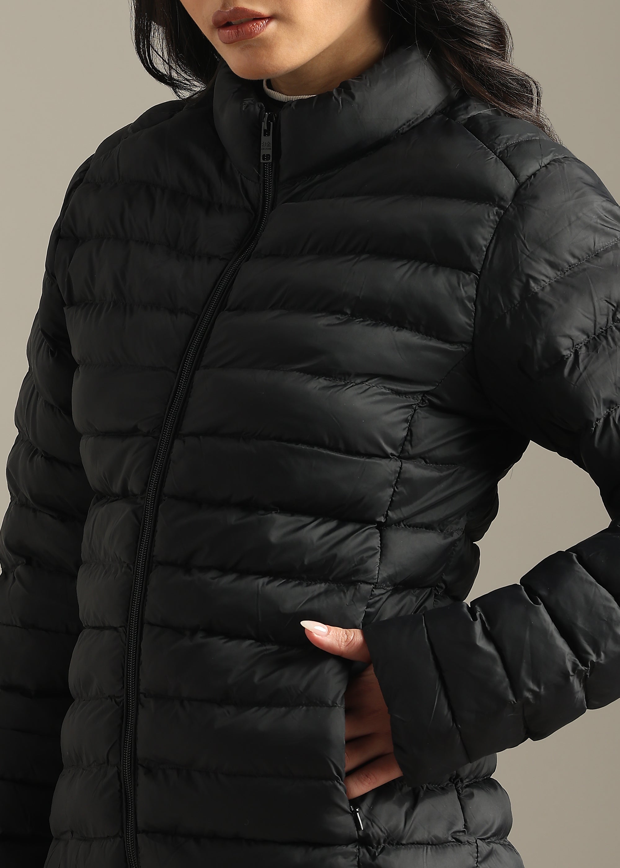 BLACK SOLID POLYESTER PUFFER FULL SLEEVE JACKET