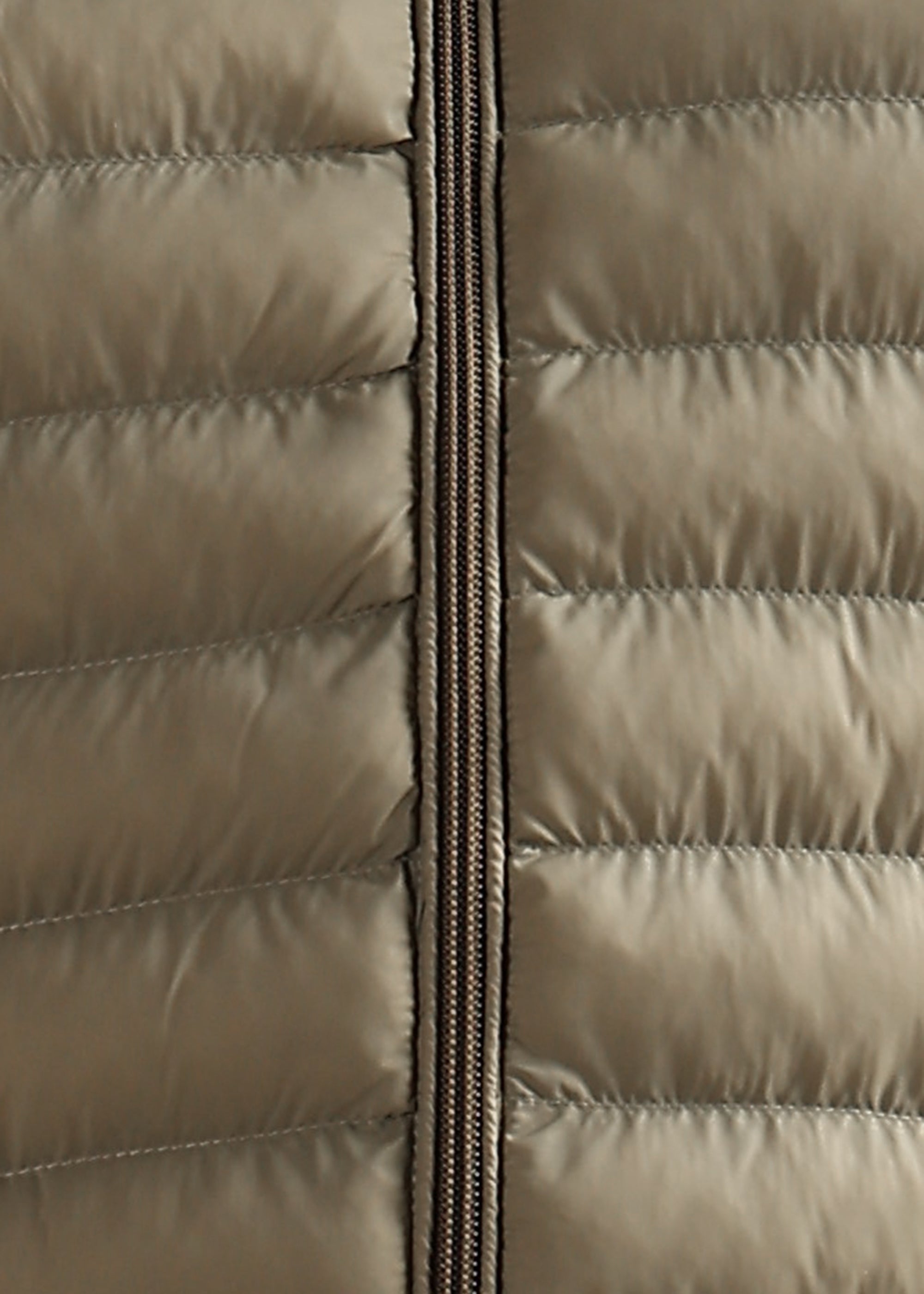BROWN WEIGHT LESS WARMTH+PORTABLE FULL SLEEVE JACKET