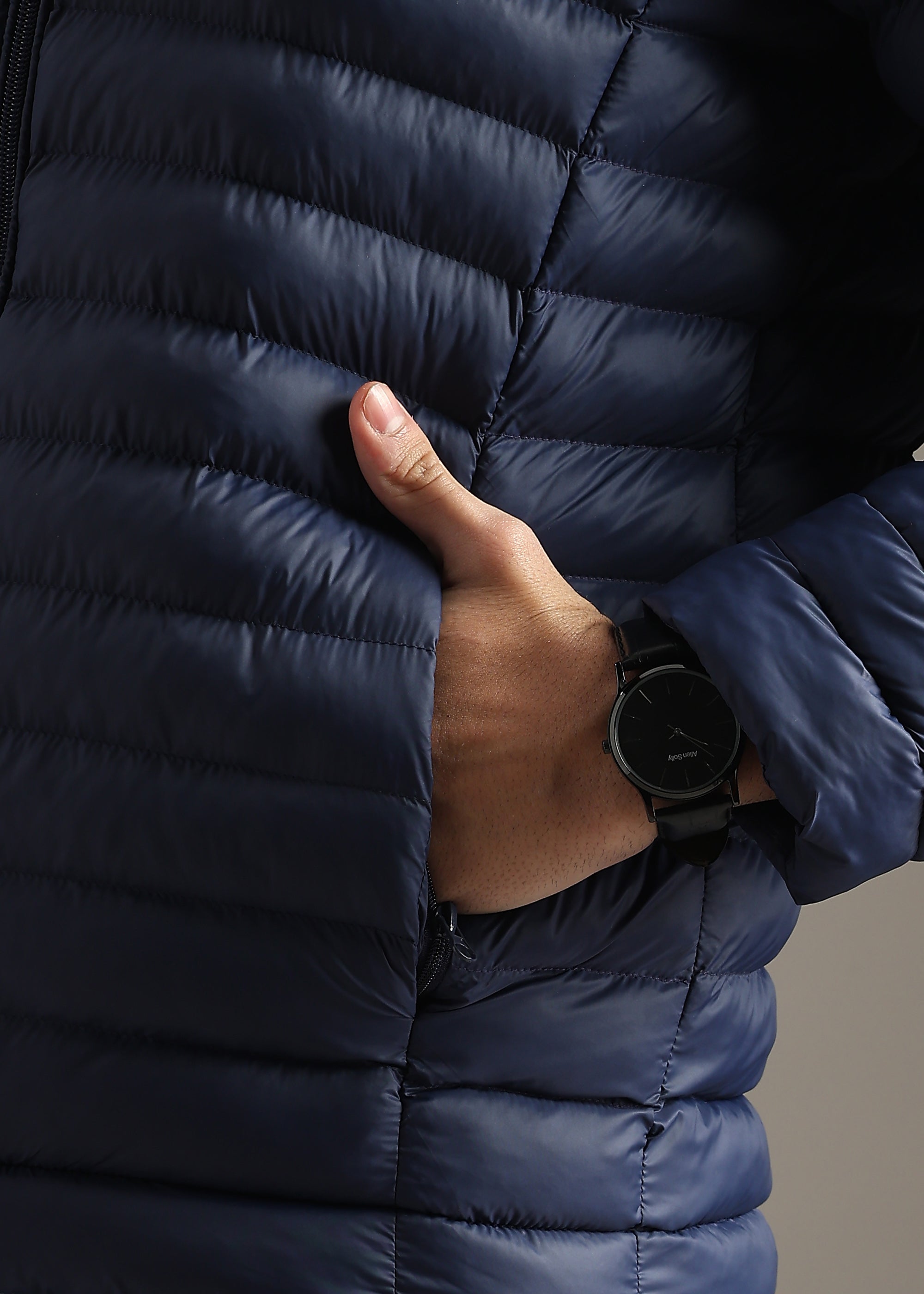 BLUE SOLID WEIGHTLESS WARMTH+PORTABLE FULL SLEEVE JACKET