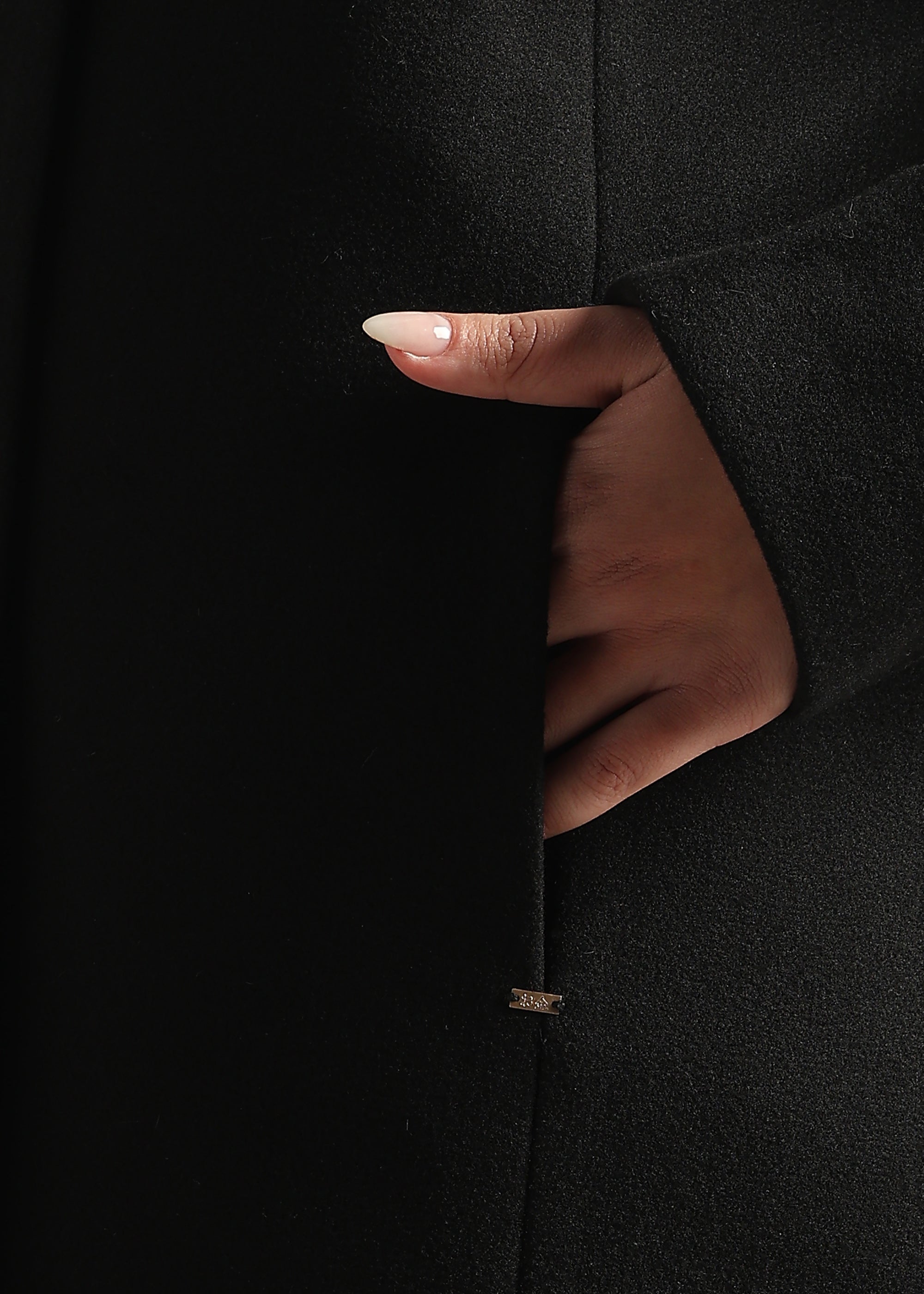 BLACK SOLID DETACHABLE FUR COLLAR COAT