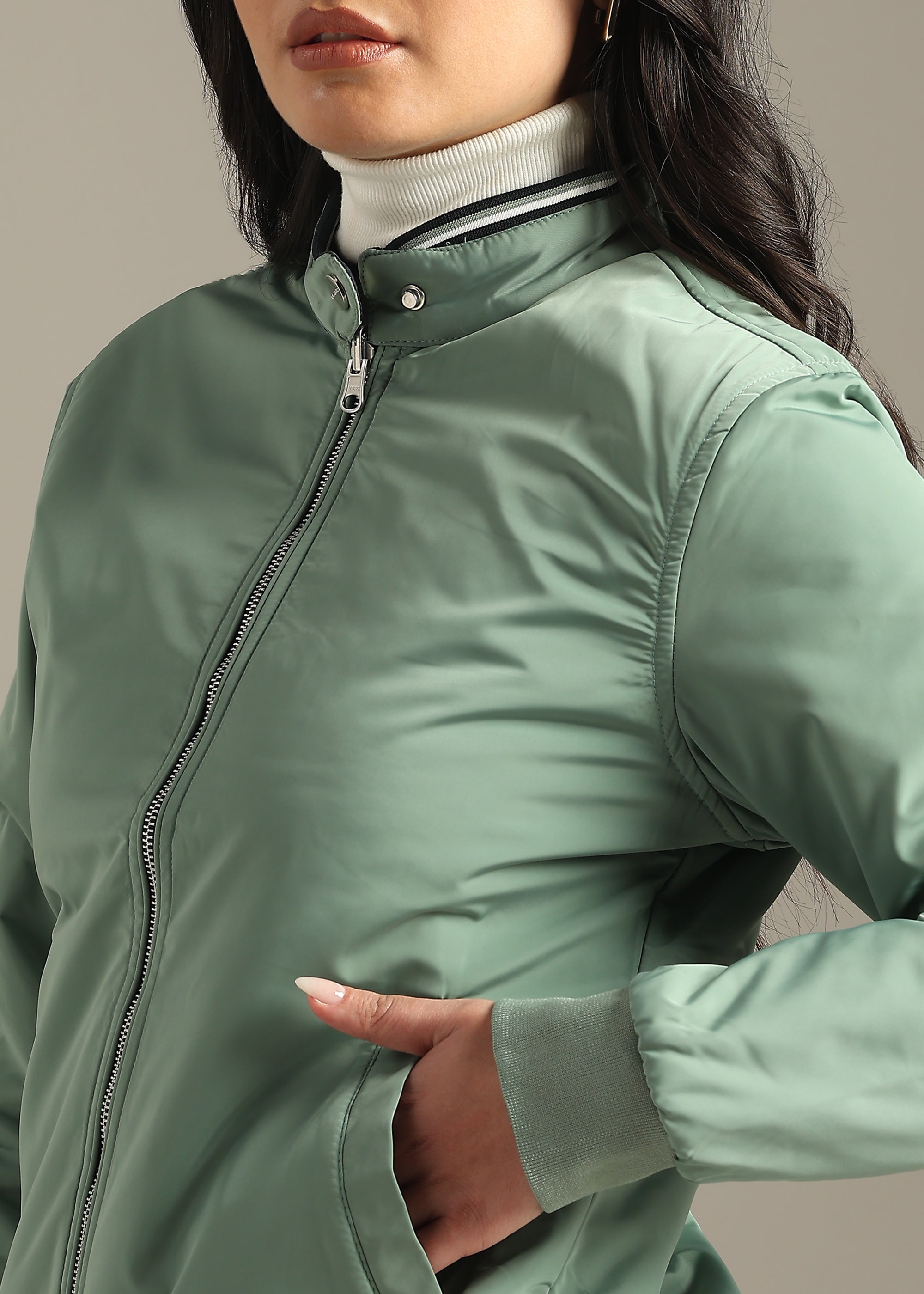 MINT NYLON PREMIUM REVERSIBLE FULL SLEEVE JACKET