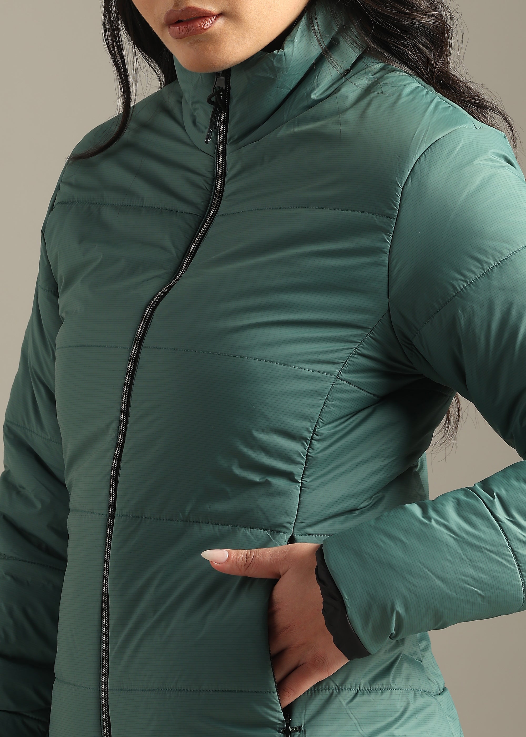 GREEN NYLON  REVERSIBLE FULL SLEEVE JACKET