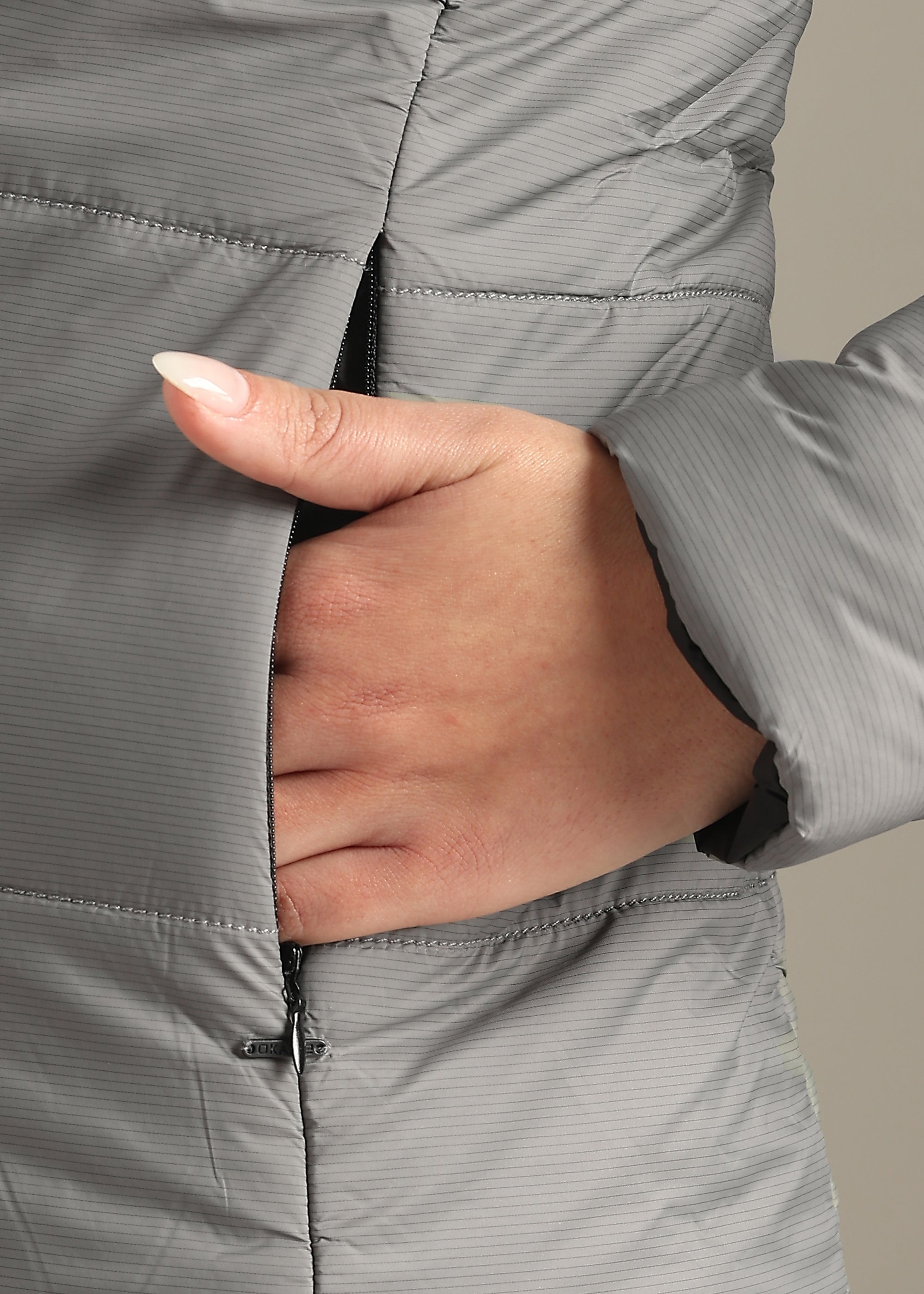 GREY NYLON  REVERSIBLE FULL SLEEVE JACKET