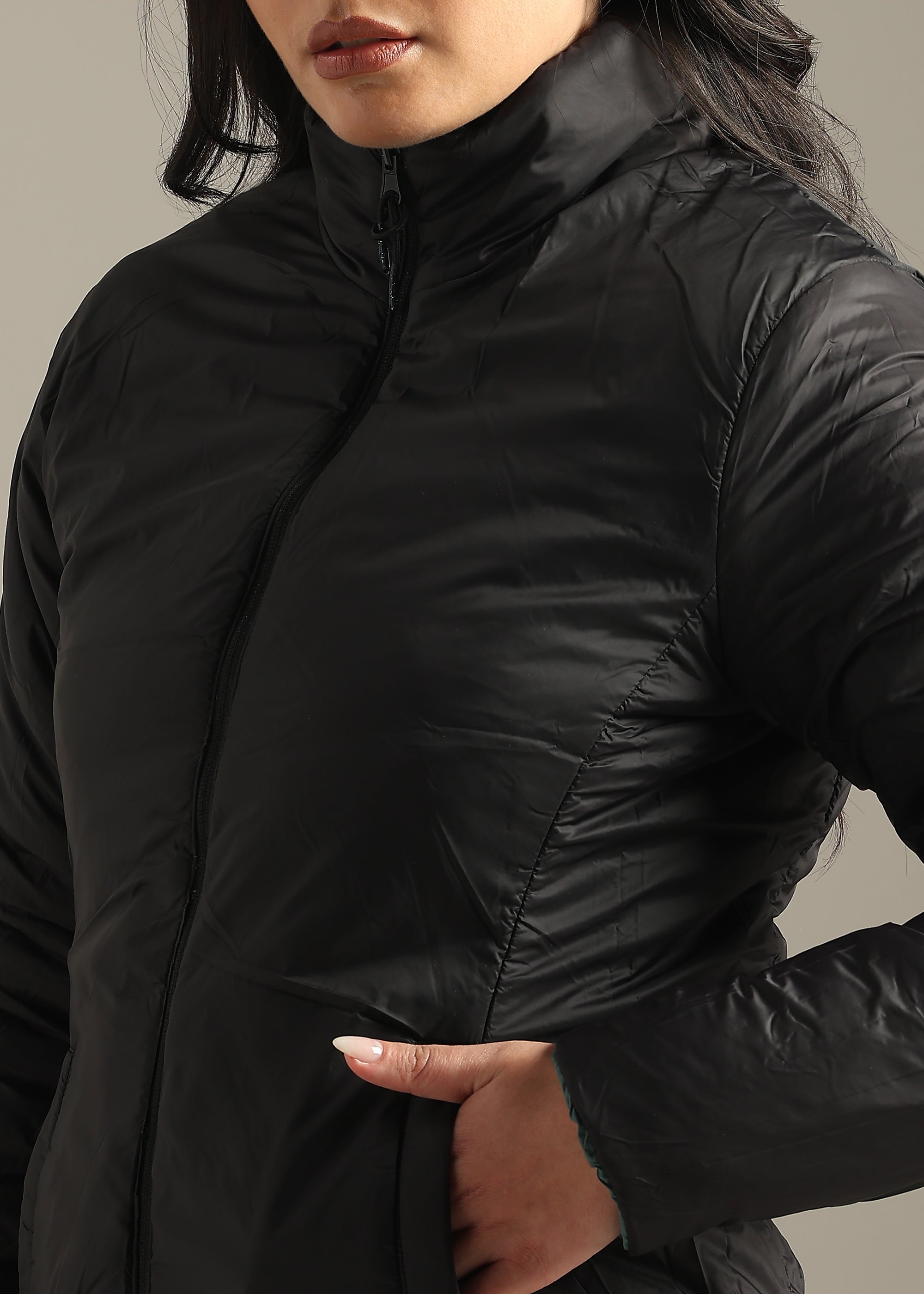 GREEN NYLON  REVERSIBLE FULL SLEEVE JACKET